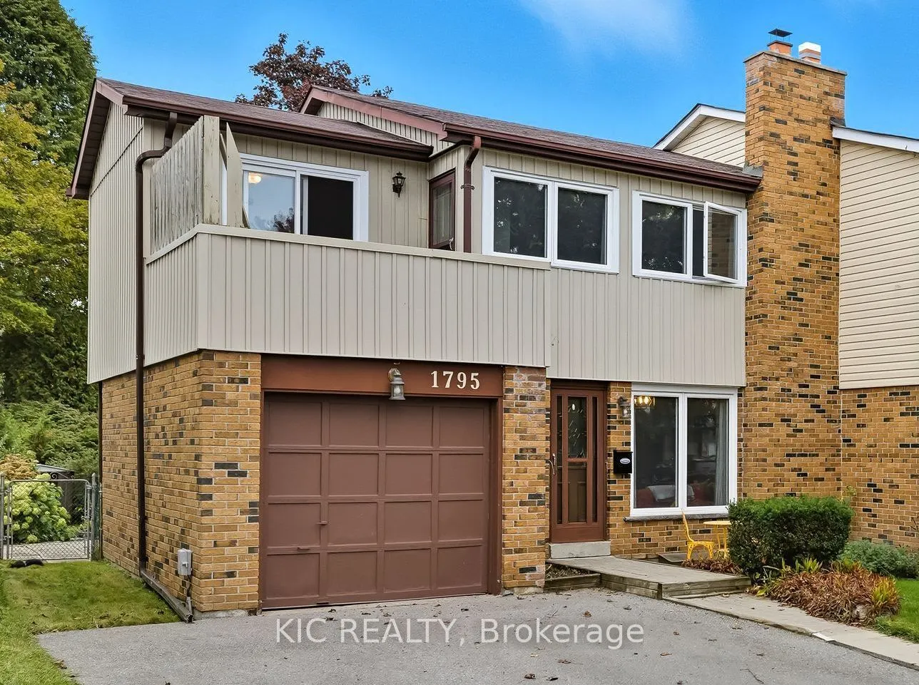 1795 Listowell Crescent