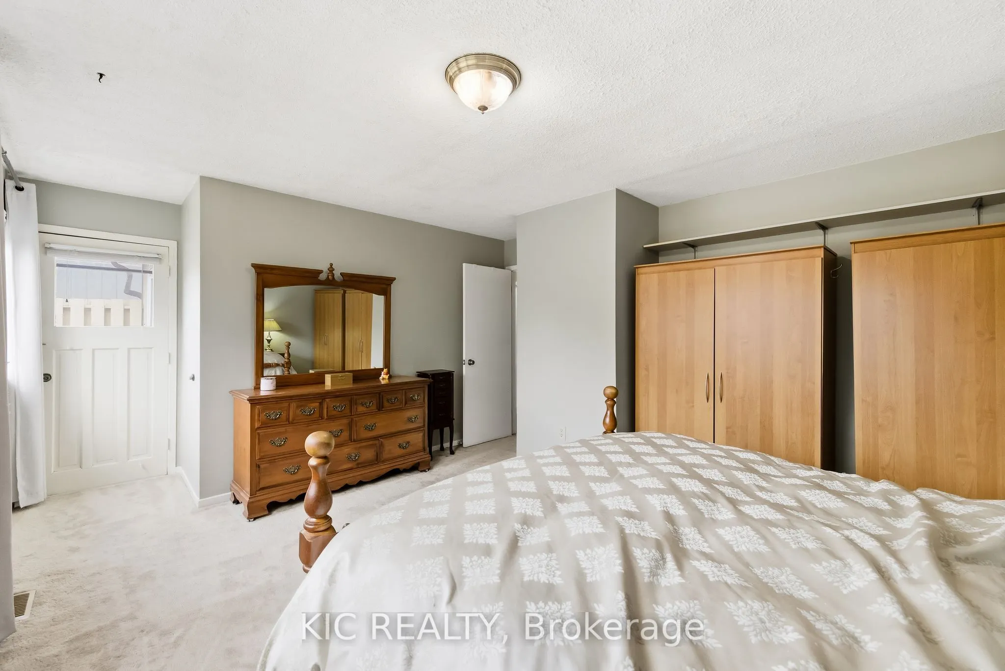 1795 Listowell Crescent