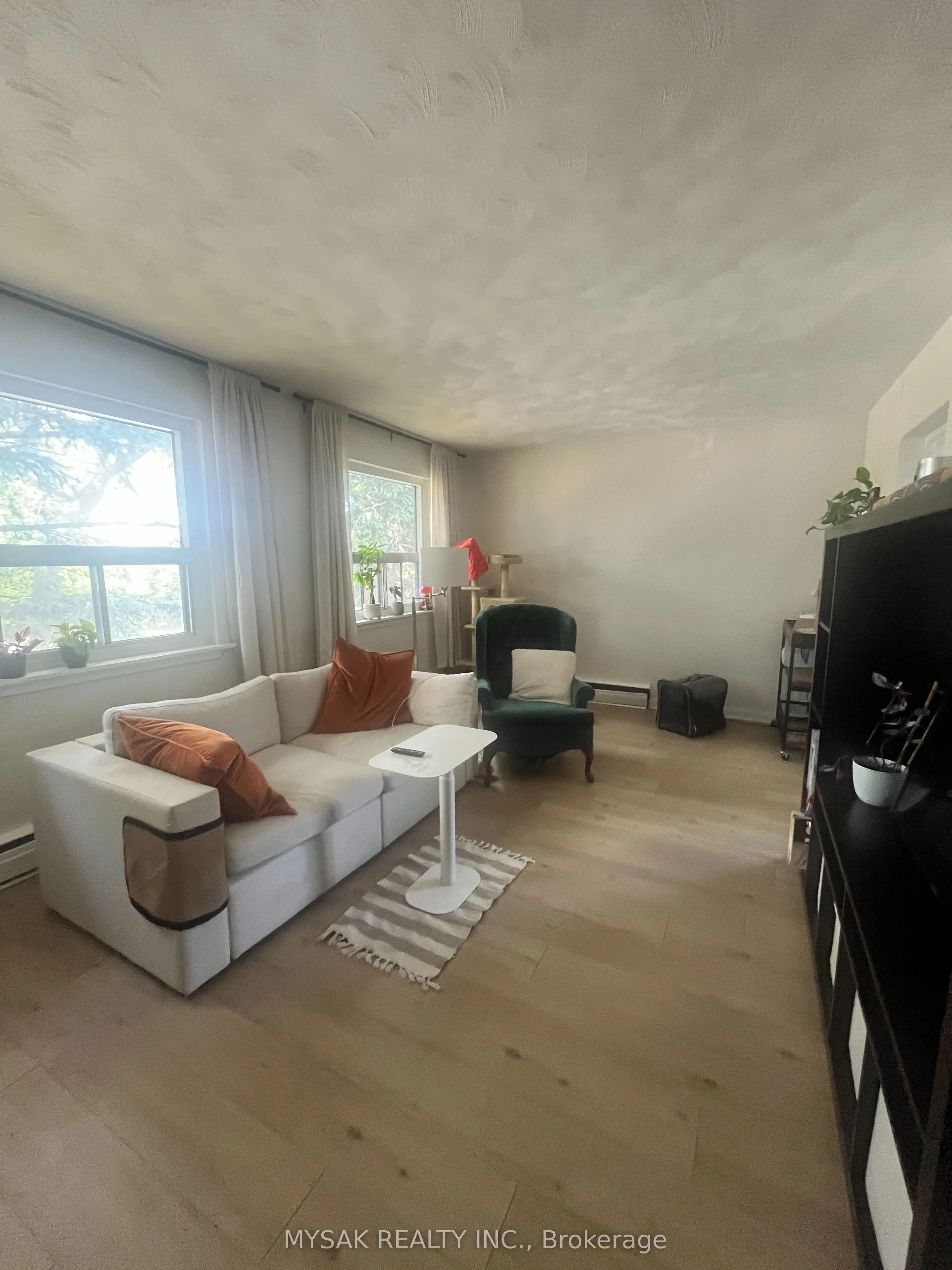 1033 Ravine Road