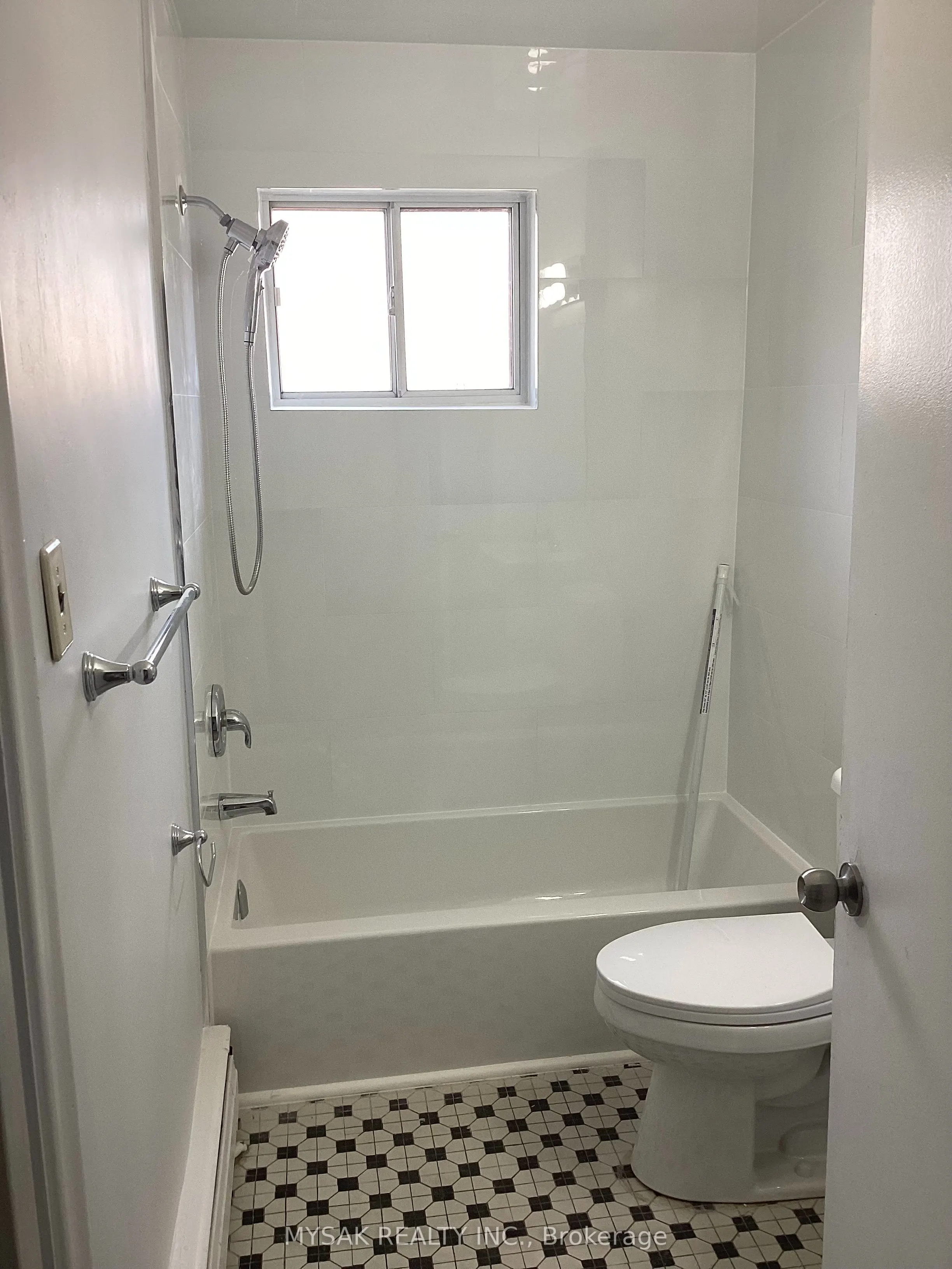 1033 Ravine Road
