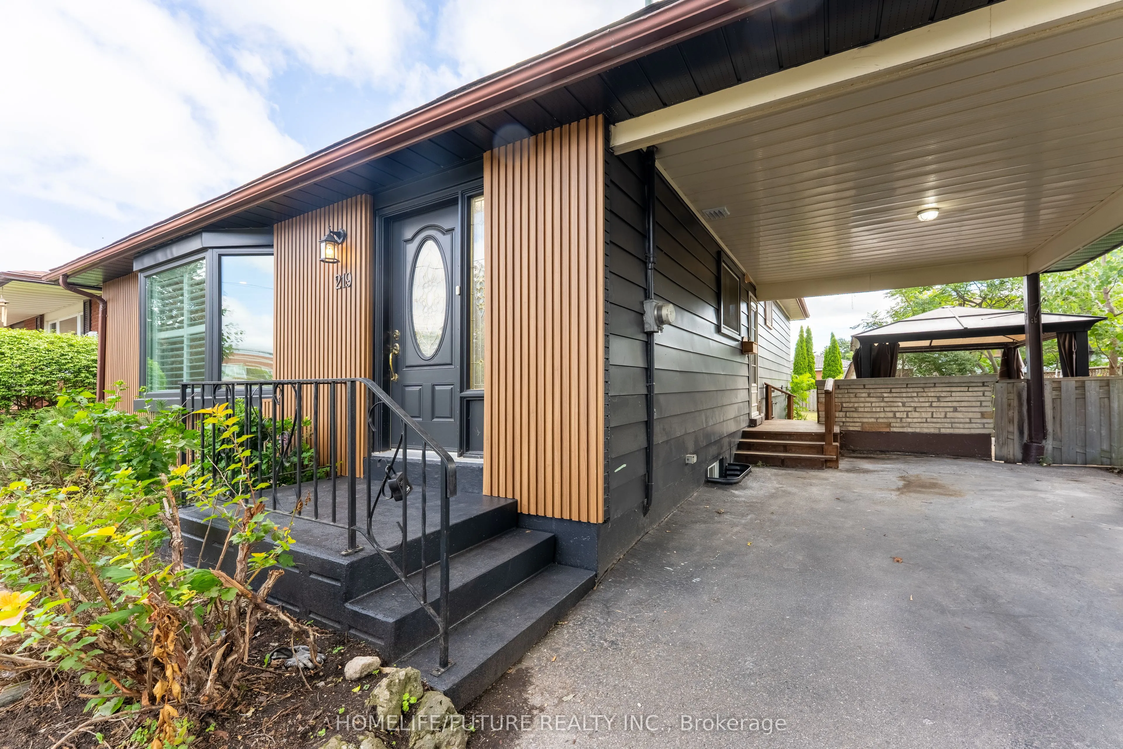 219 Guelph Street