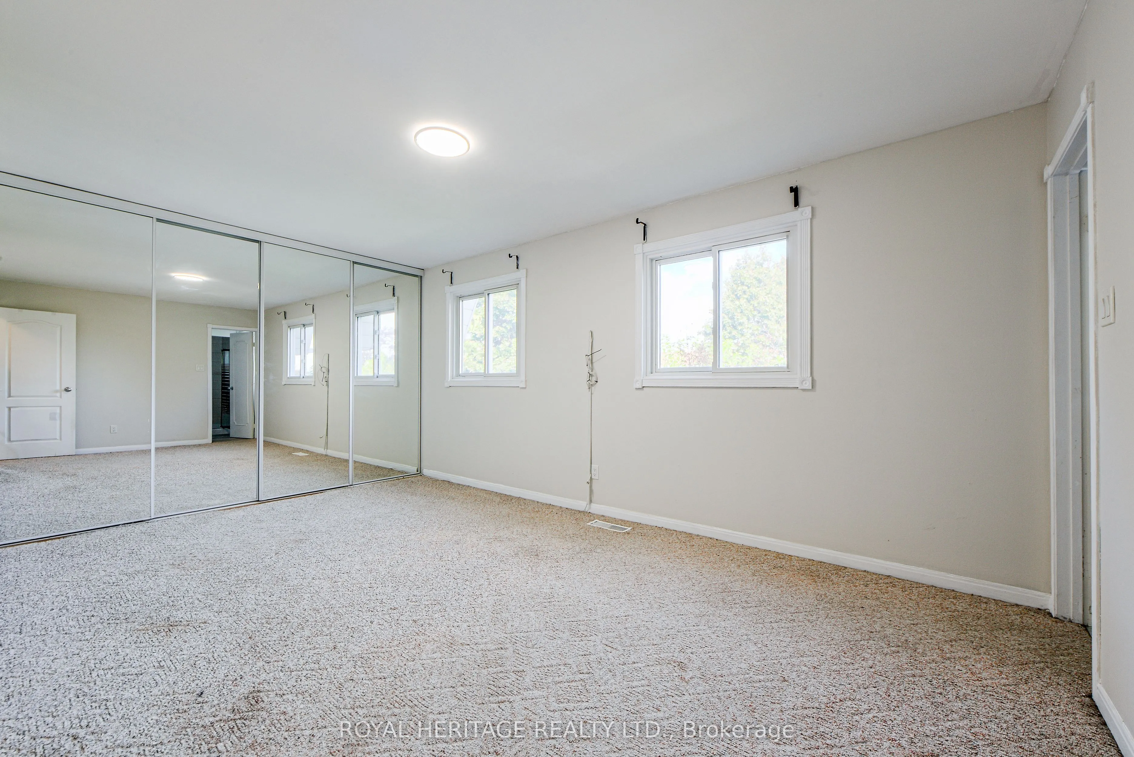 586 Creekview Circle