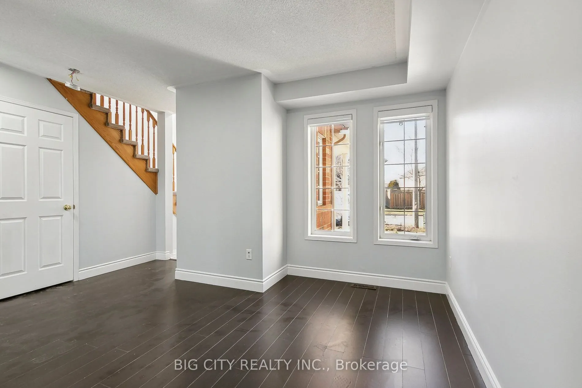 27 Angier Crescent, #Upper