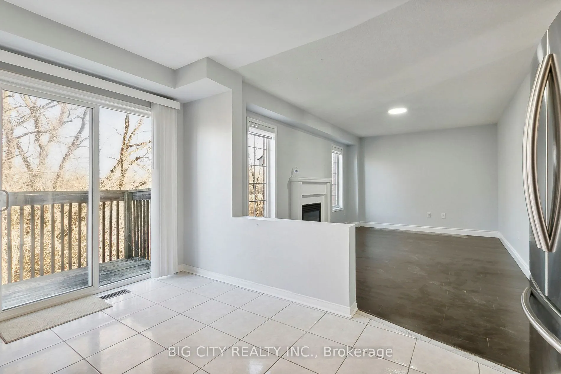27 Angier Crescent, #Upper