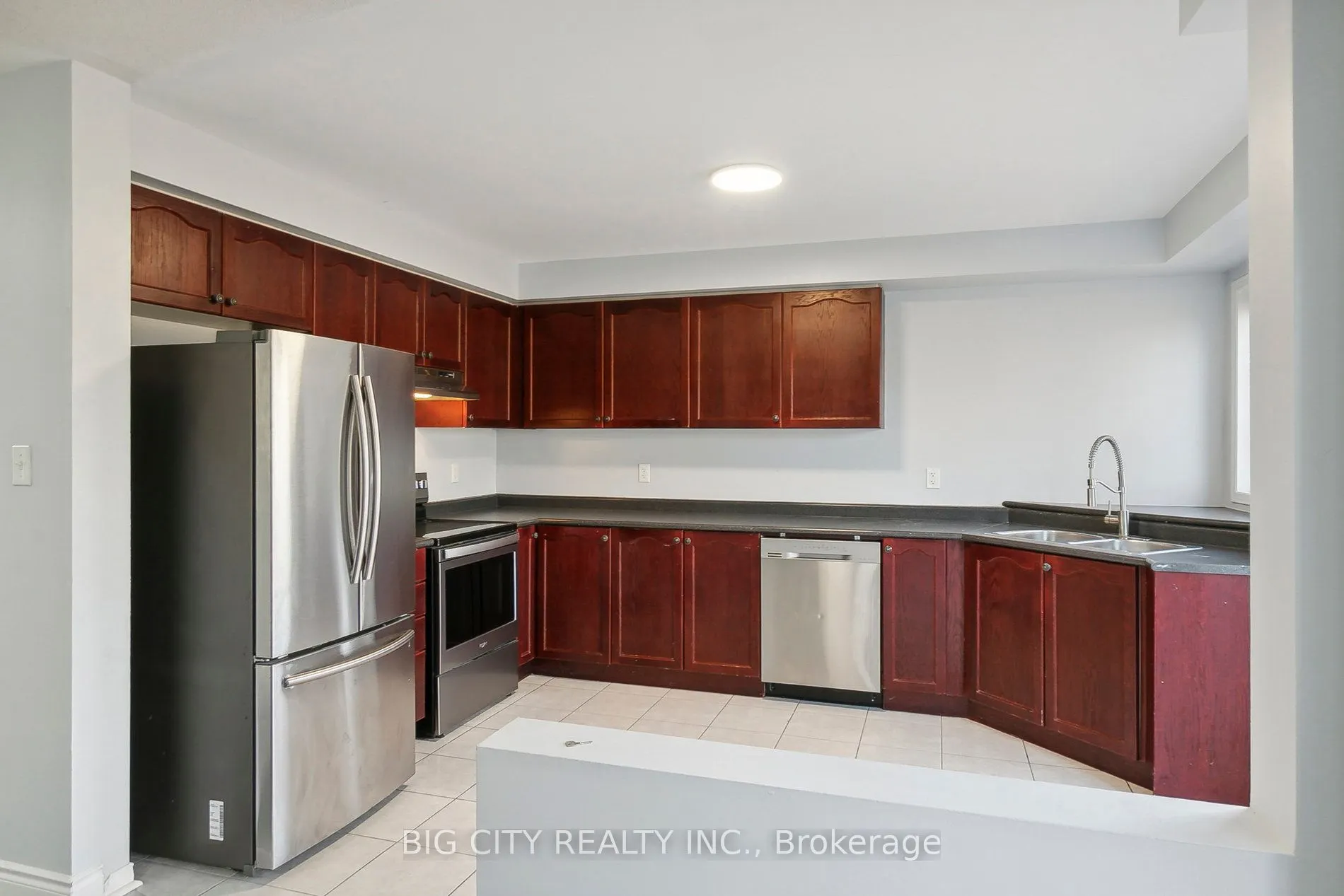27 Angier Crescent, #Upper