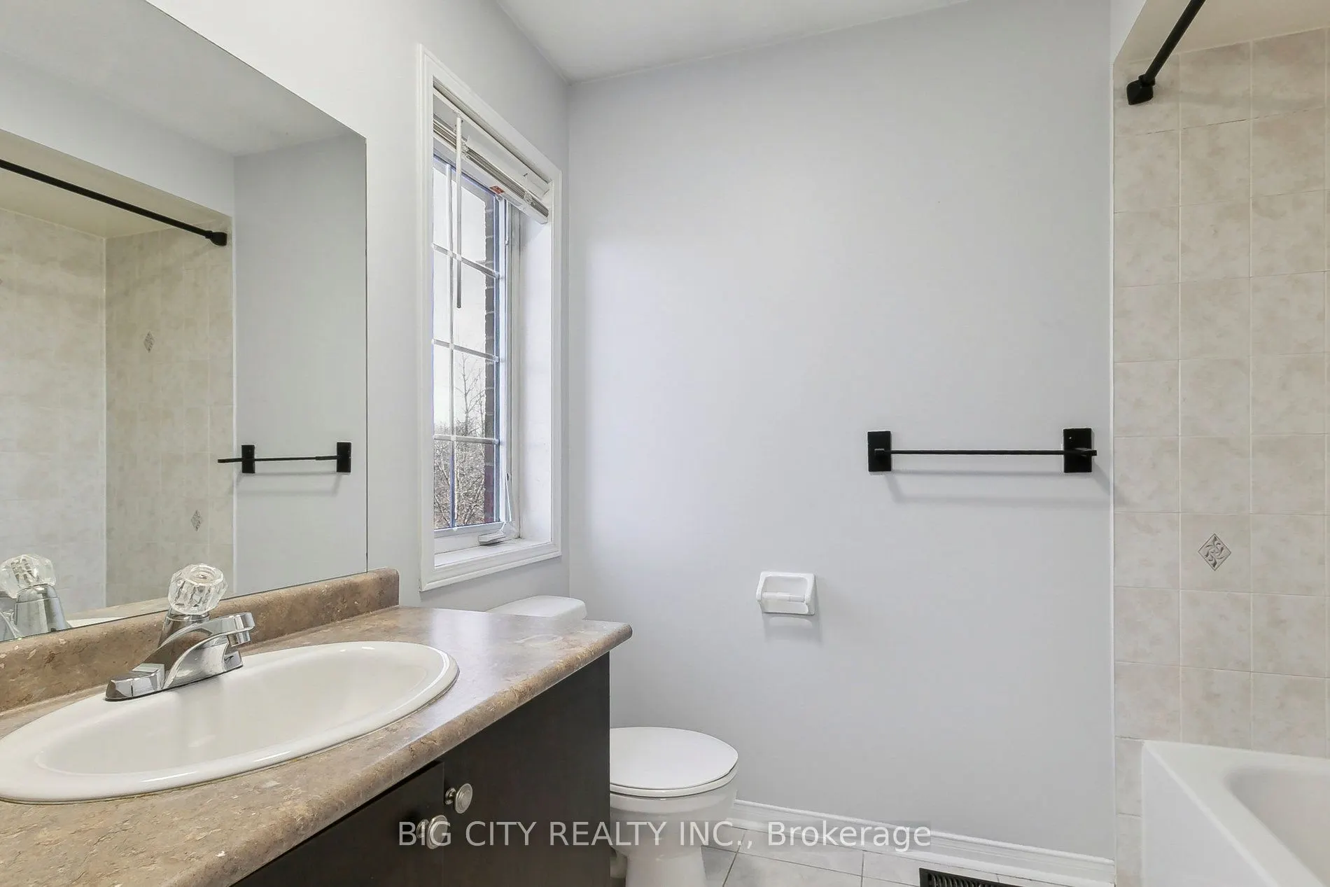 27 Angier Crescent, #Upper