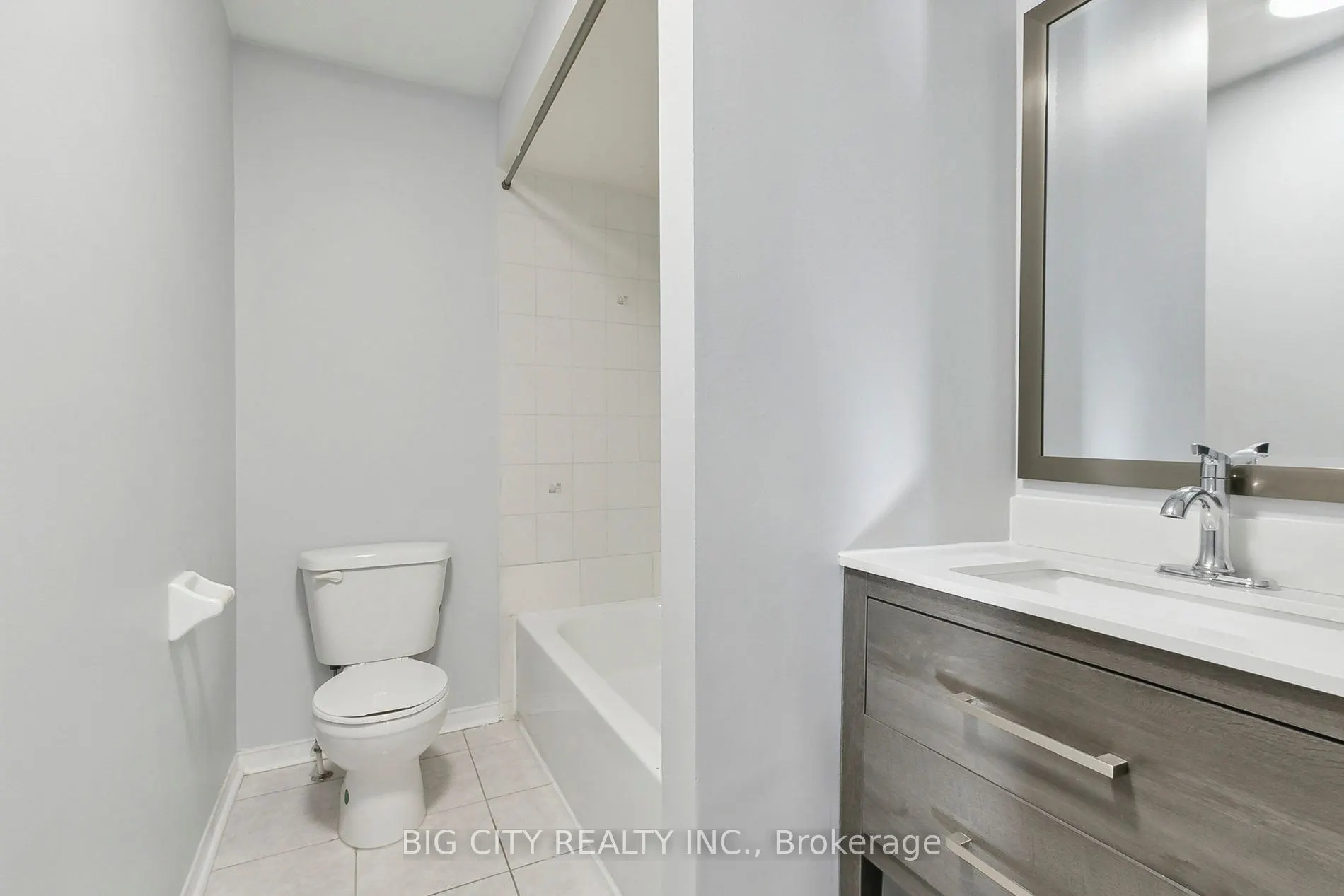 27 Angier Crescent, #Upper