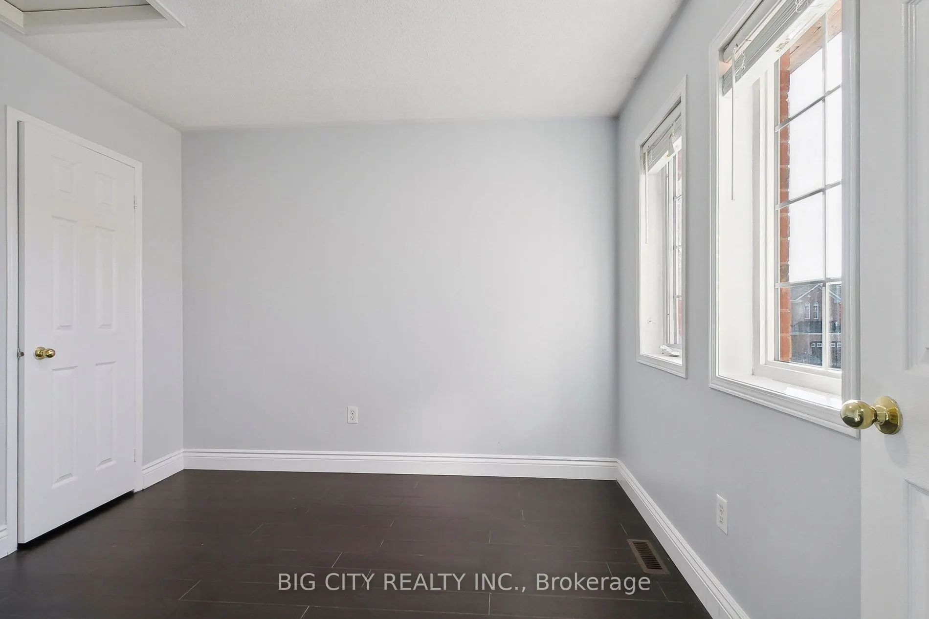 27 Angier Crescent, #Upper