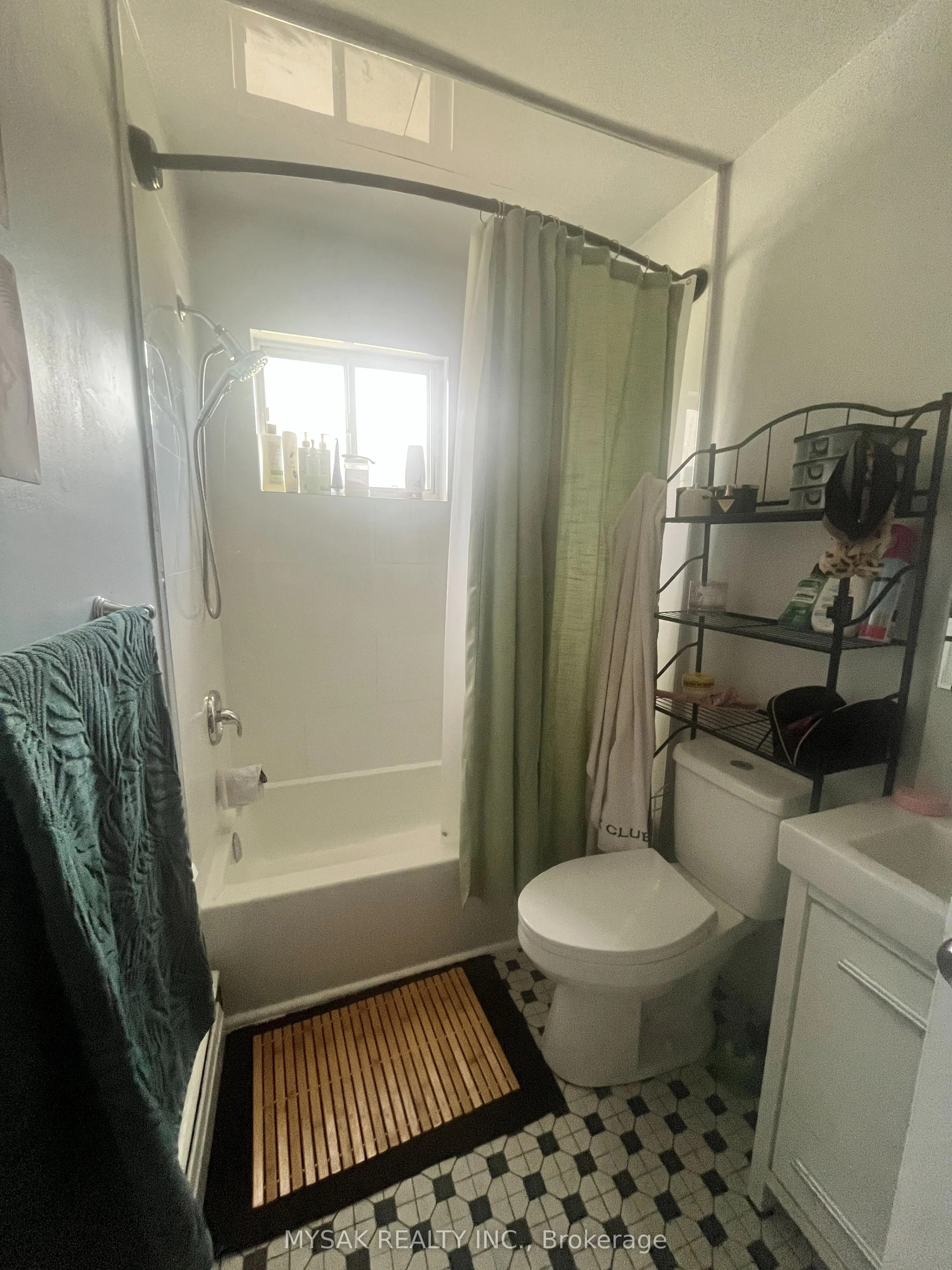 1033 Ravine Road