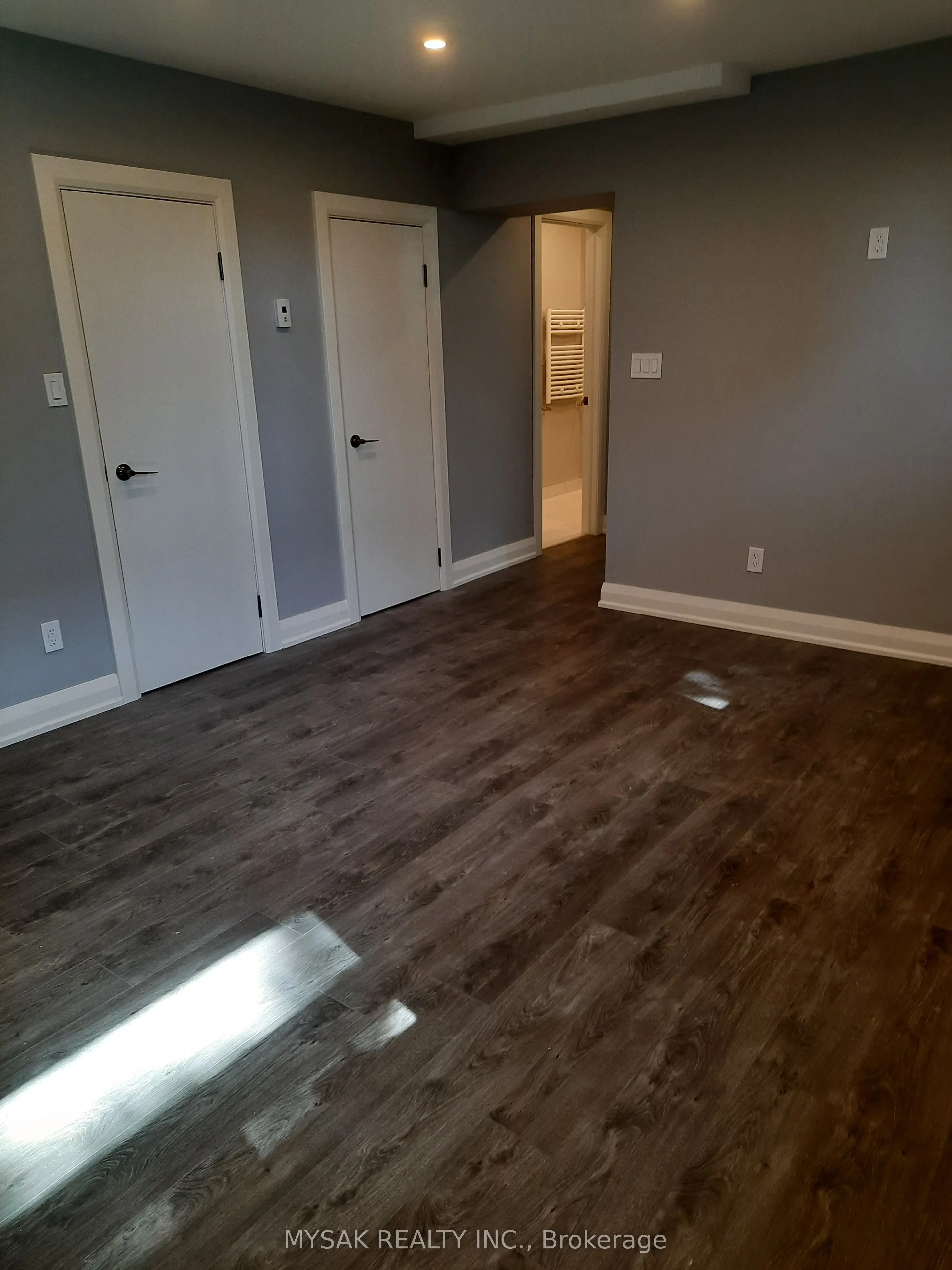 1033 Ravine Road