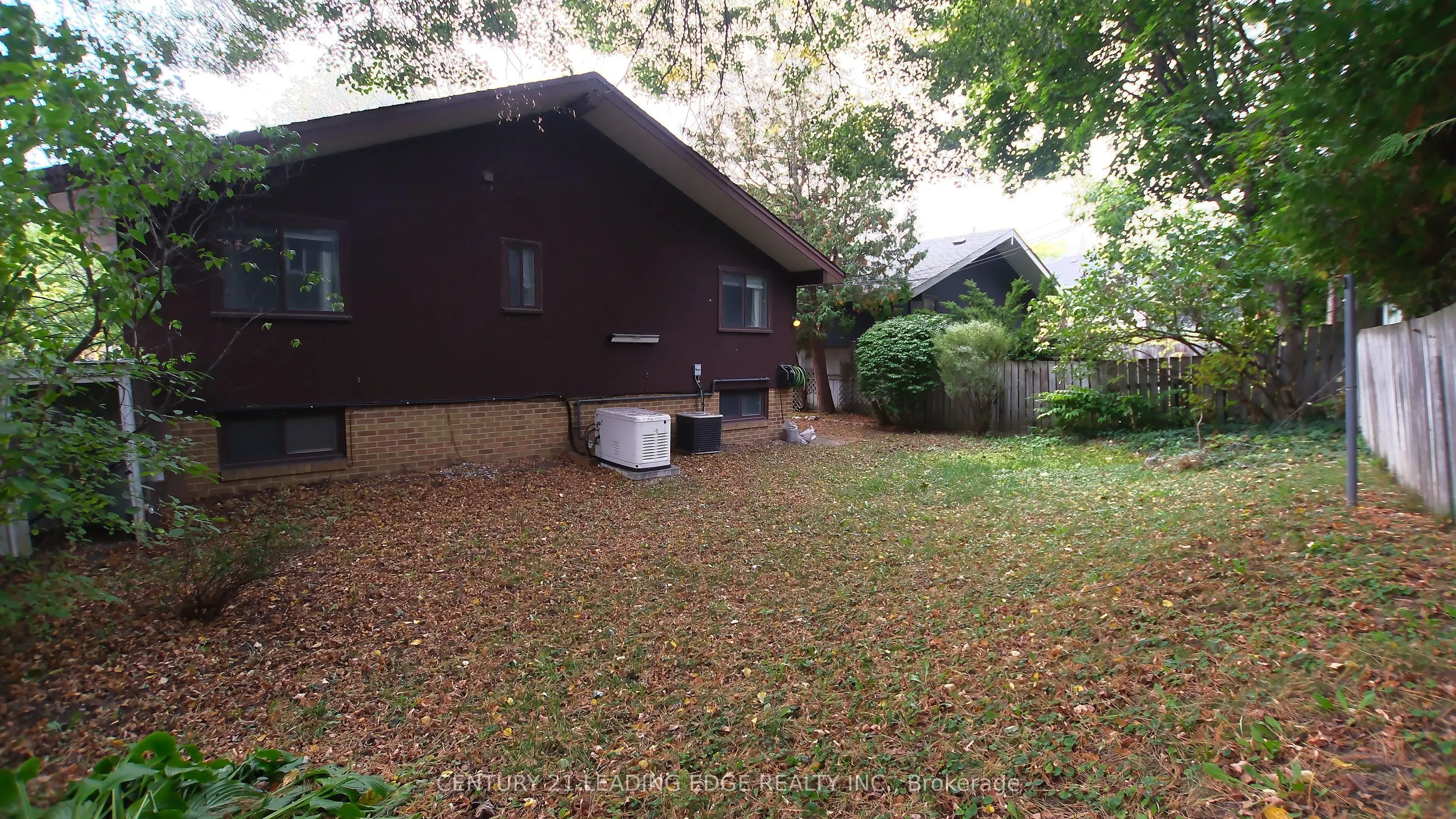 25 Oakley Boulevard
