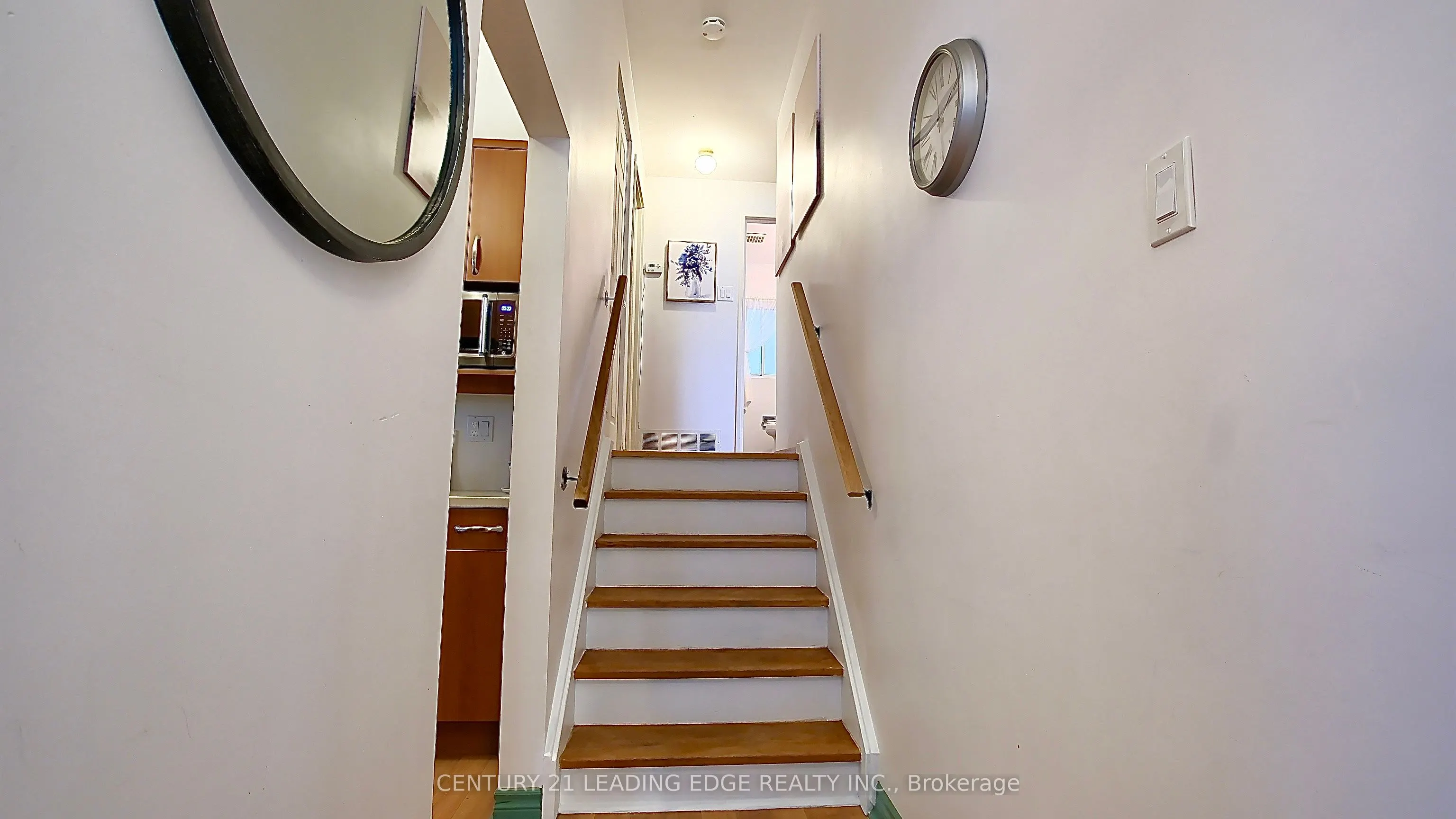 25 Oakley Boulevard