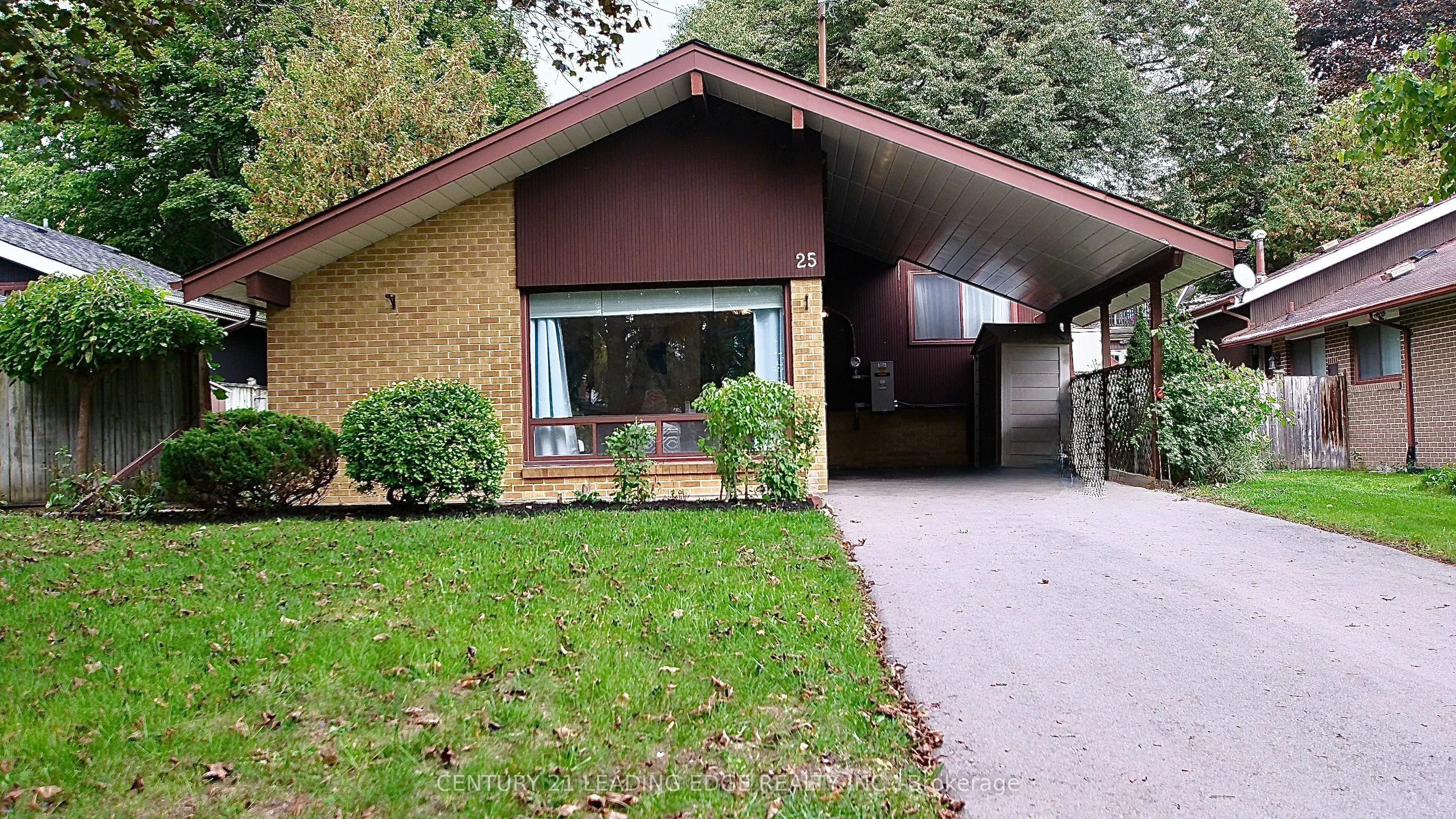 25 Oakley Boulevard