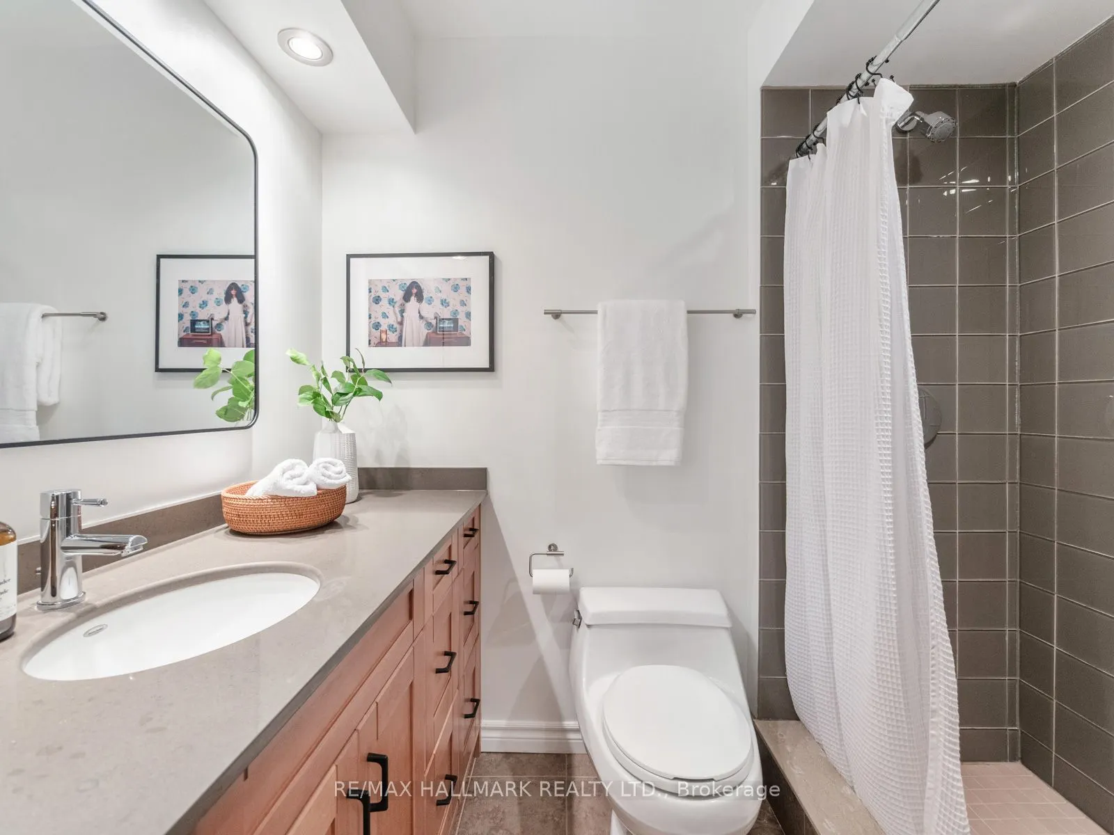 66 Boultbee Avenue, #2