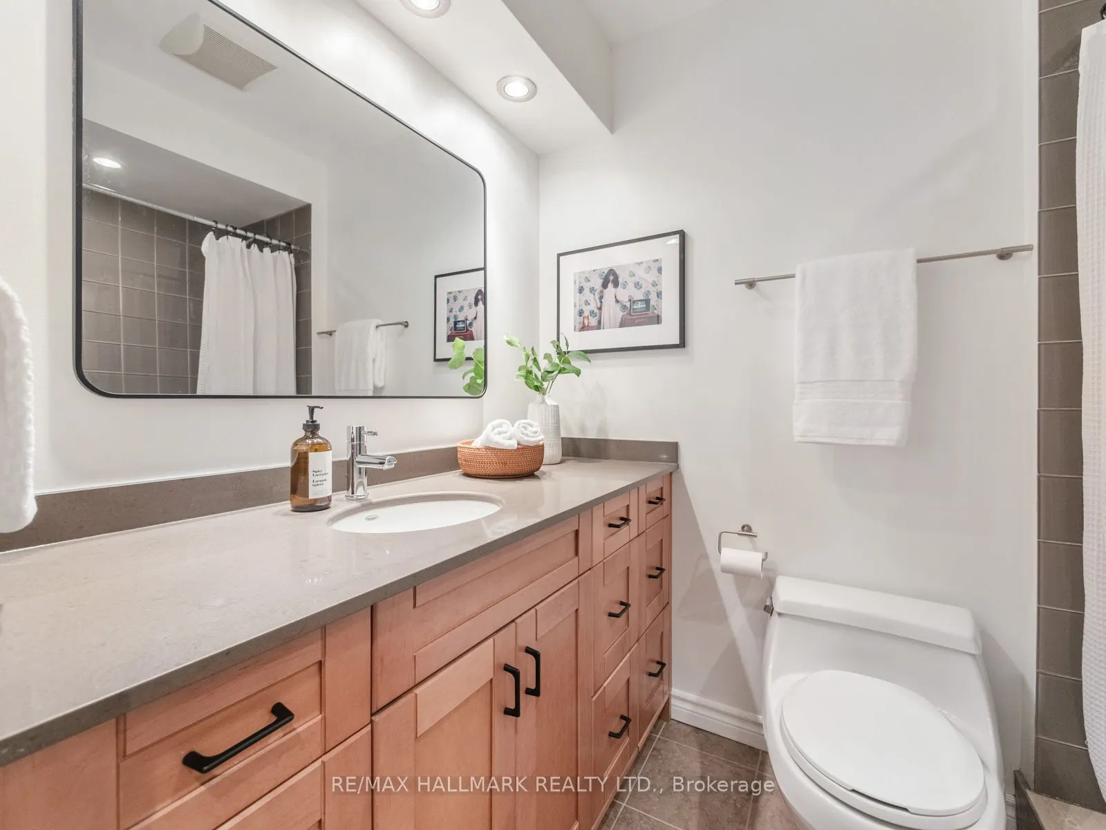 66 Boultbee Avenue, #2