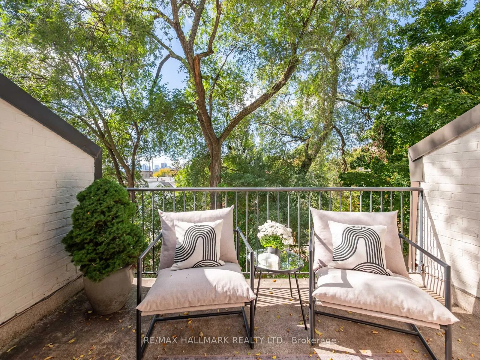 66 Boultbee Avenue, #2