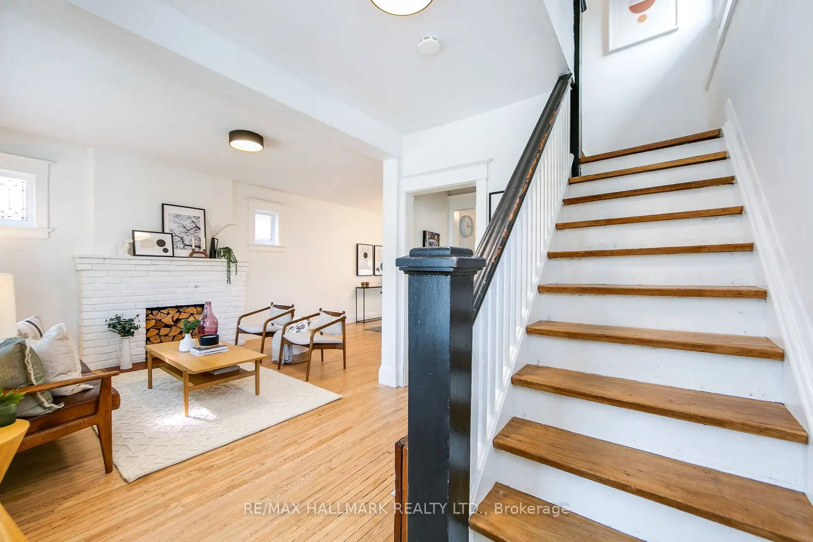120 Warden Avenue