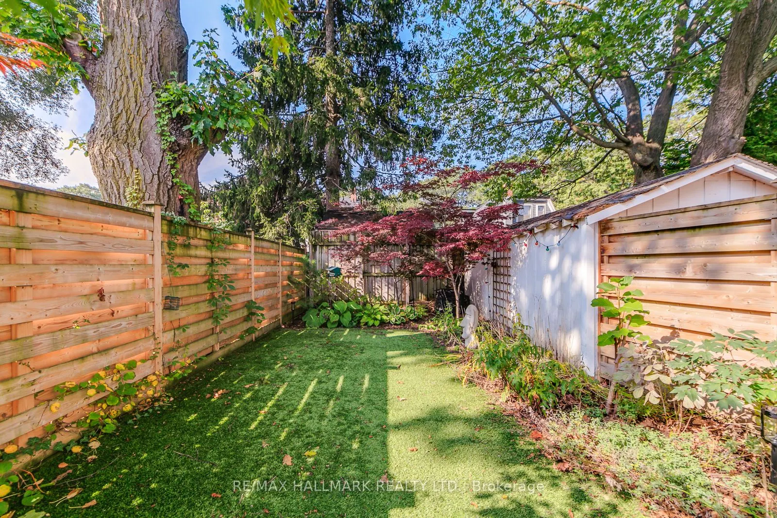 120 Warden Avenue