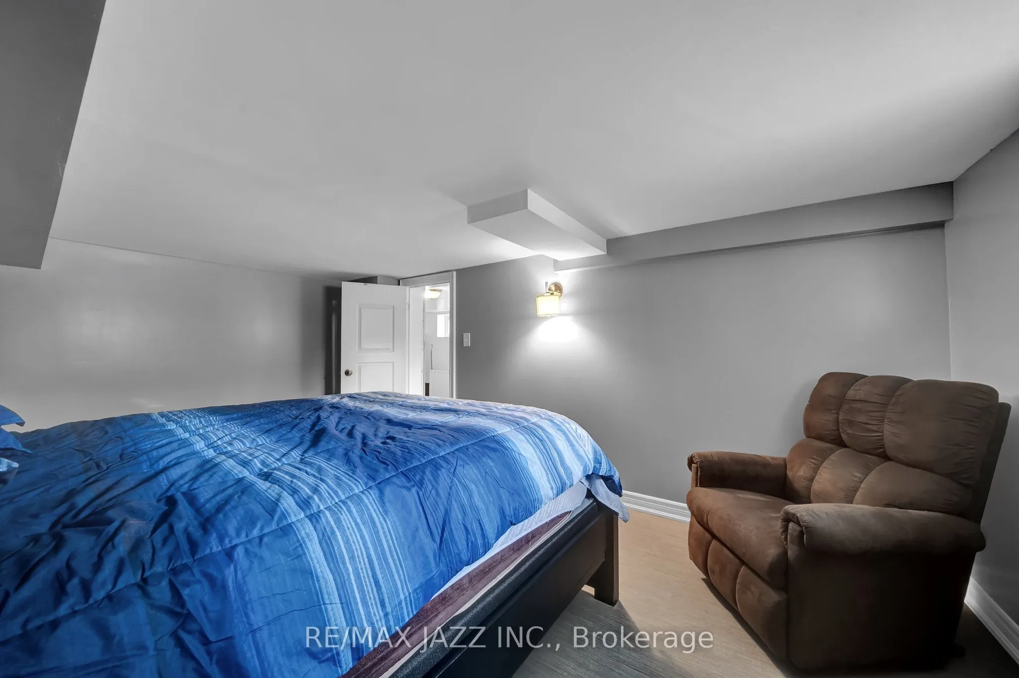 303 Gliddon Avenue