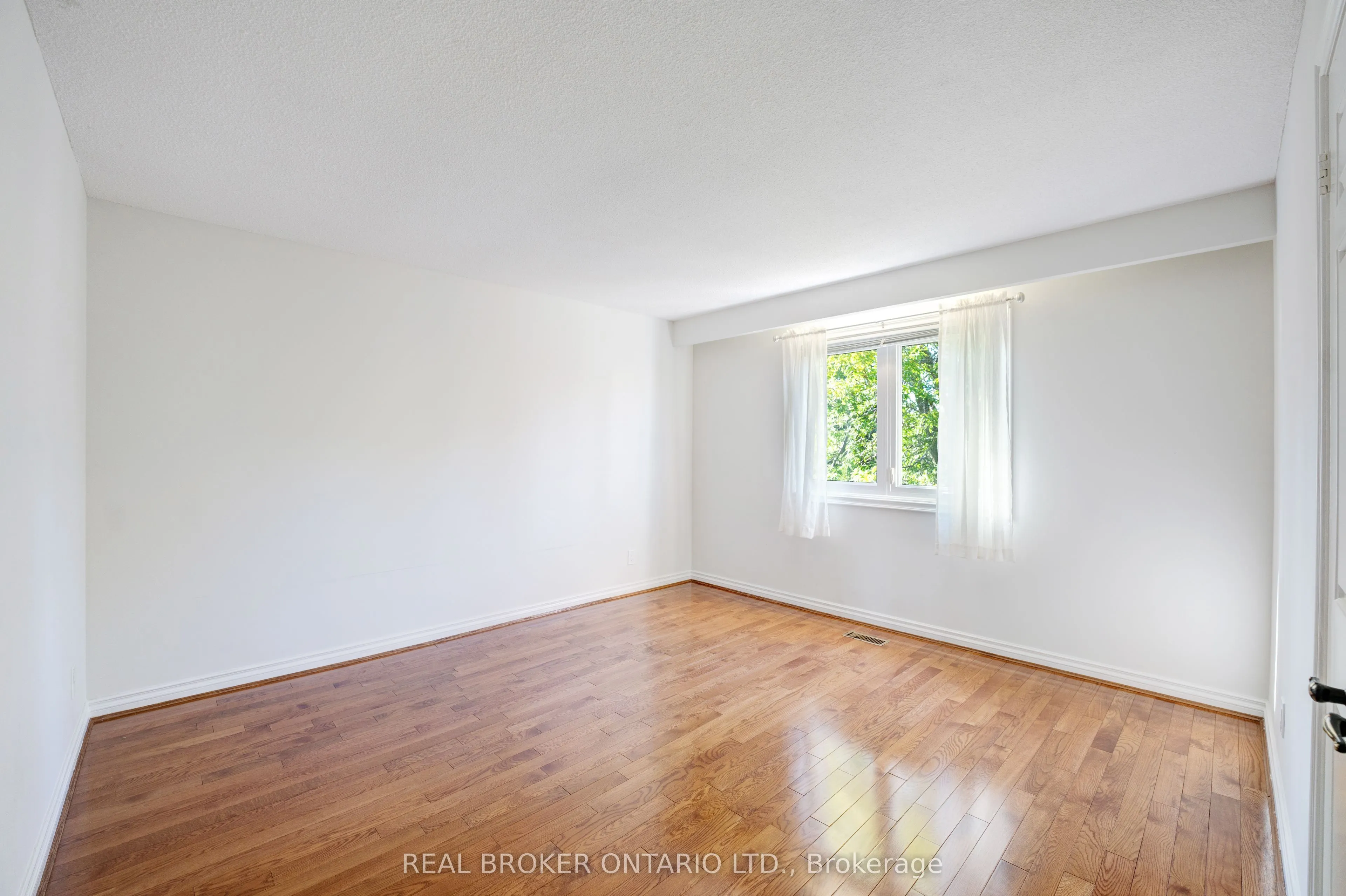 87A Hill Crescent