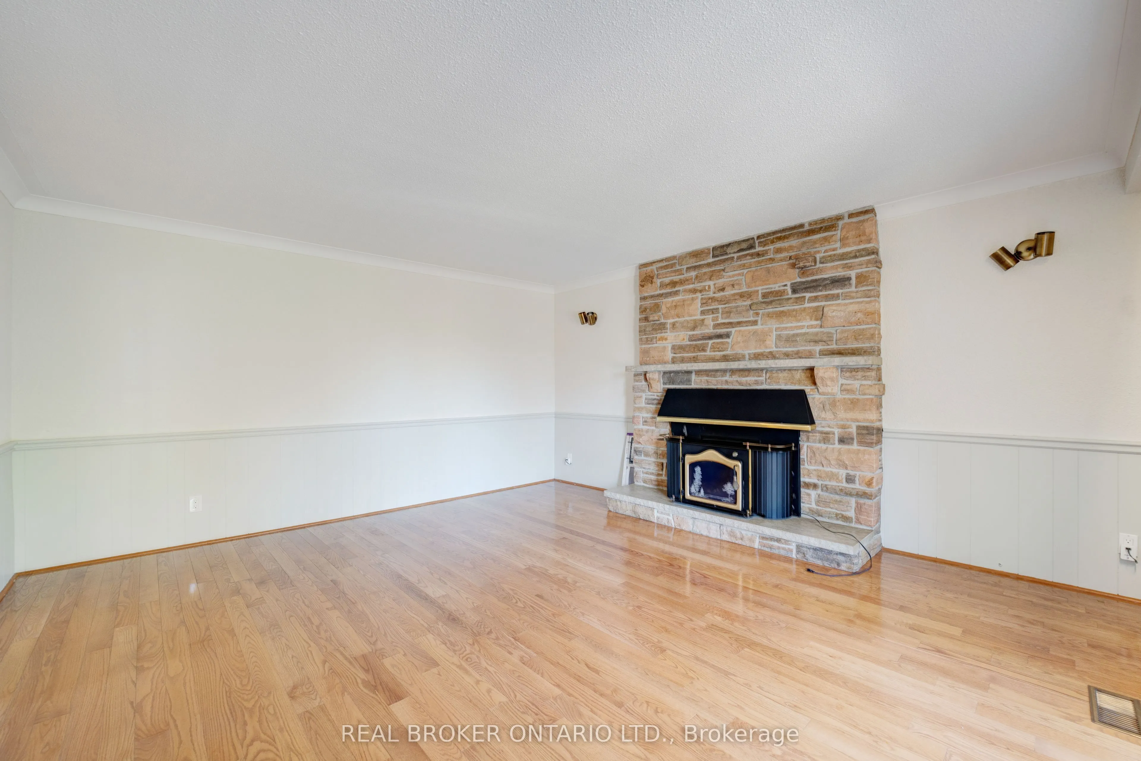 87A Hill Crescent