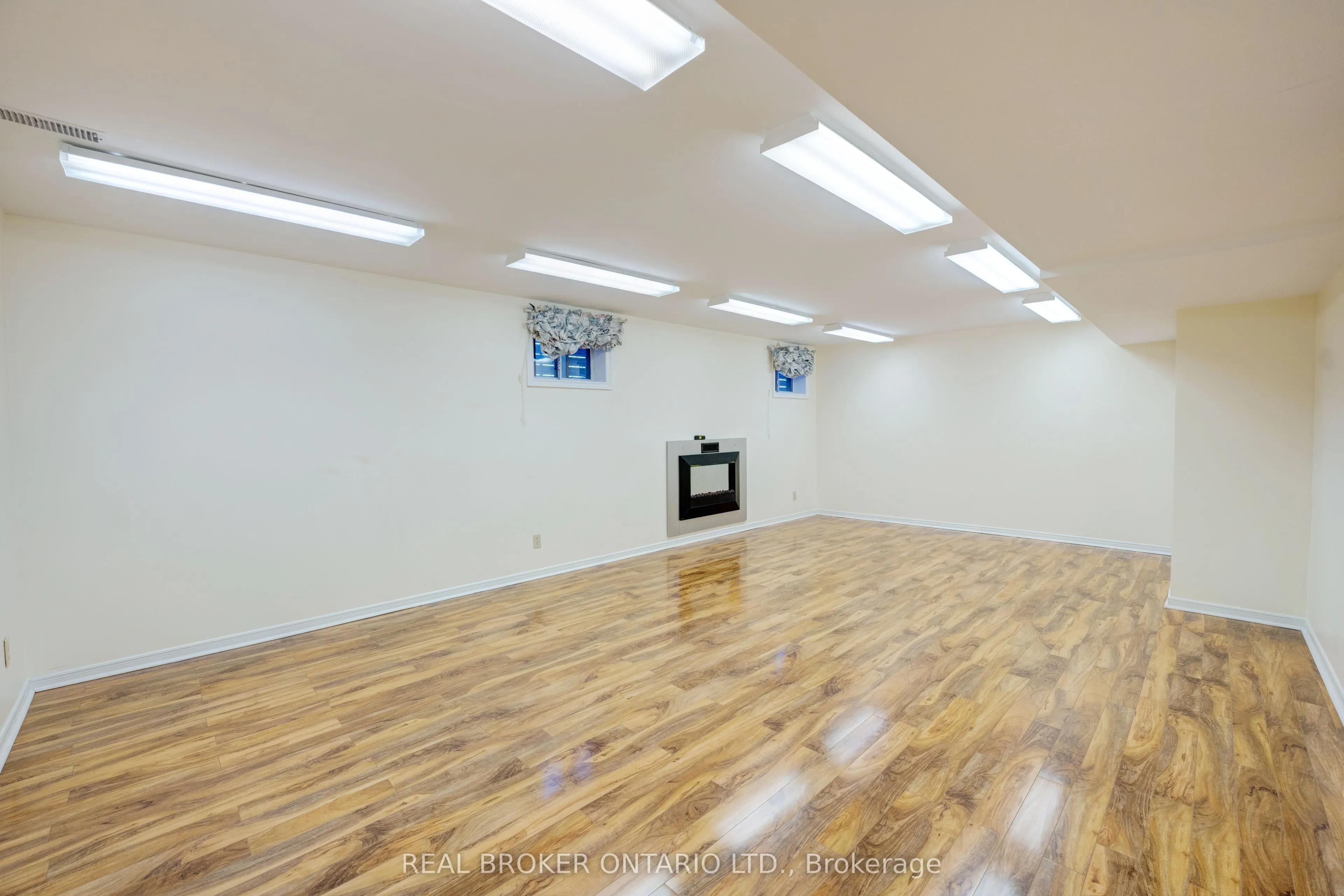 87A Hill Crescent