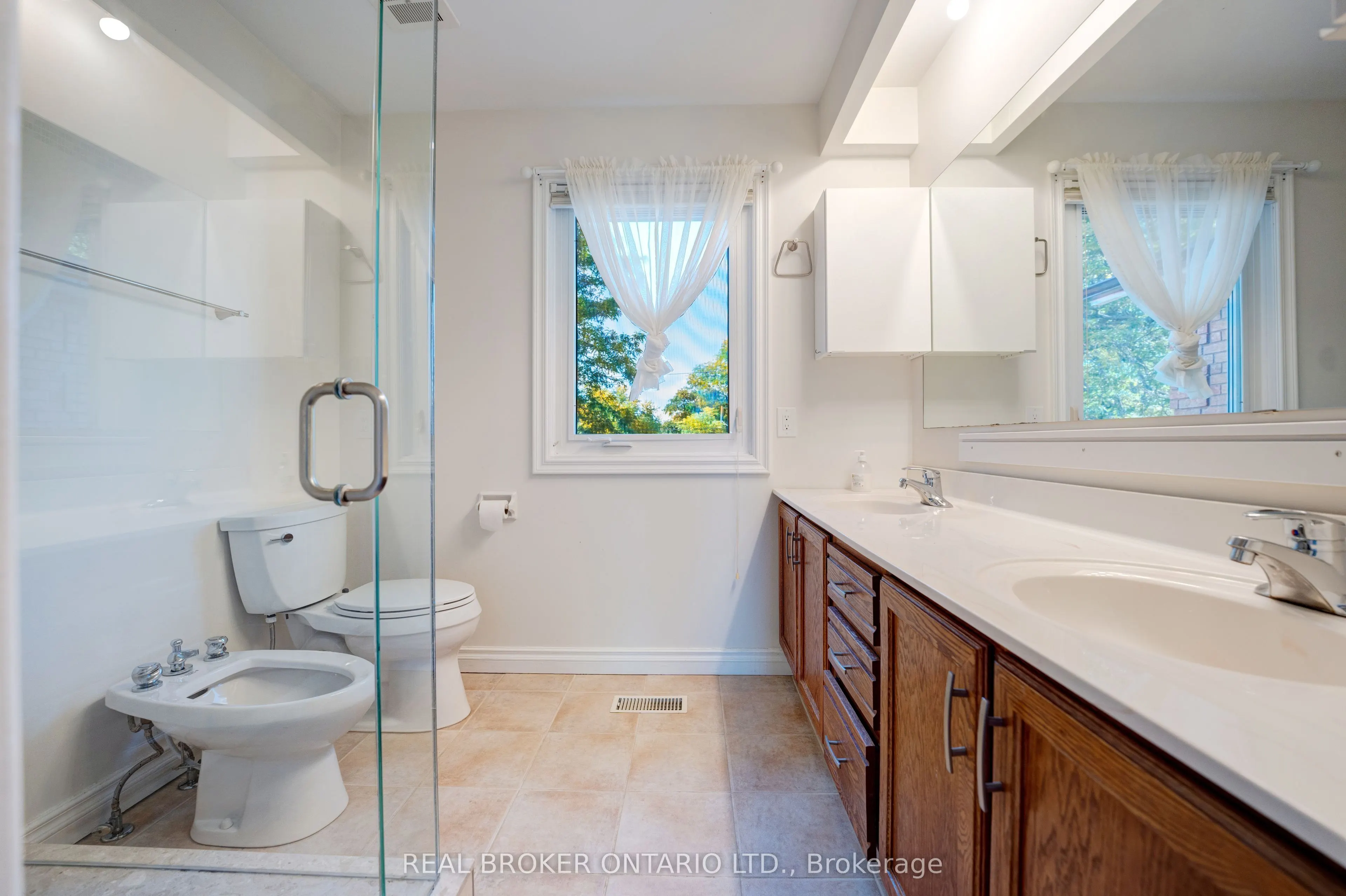 87A Hill Crescent