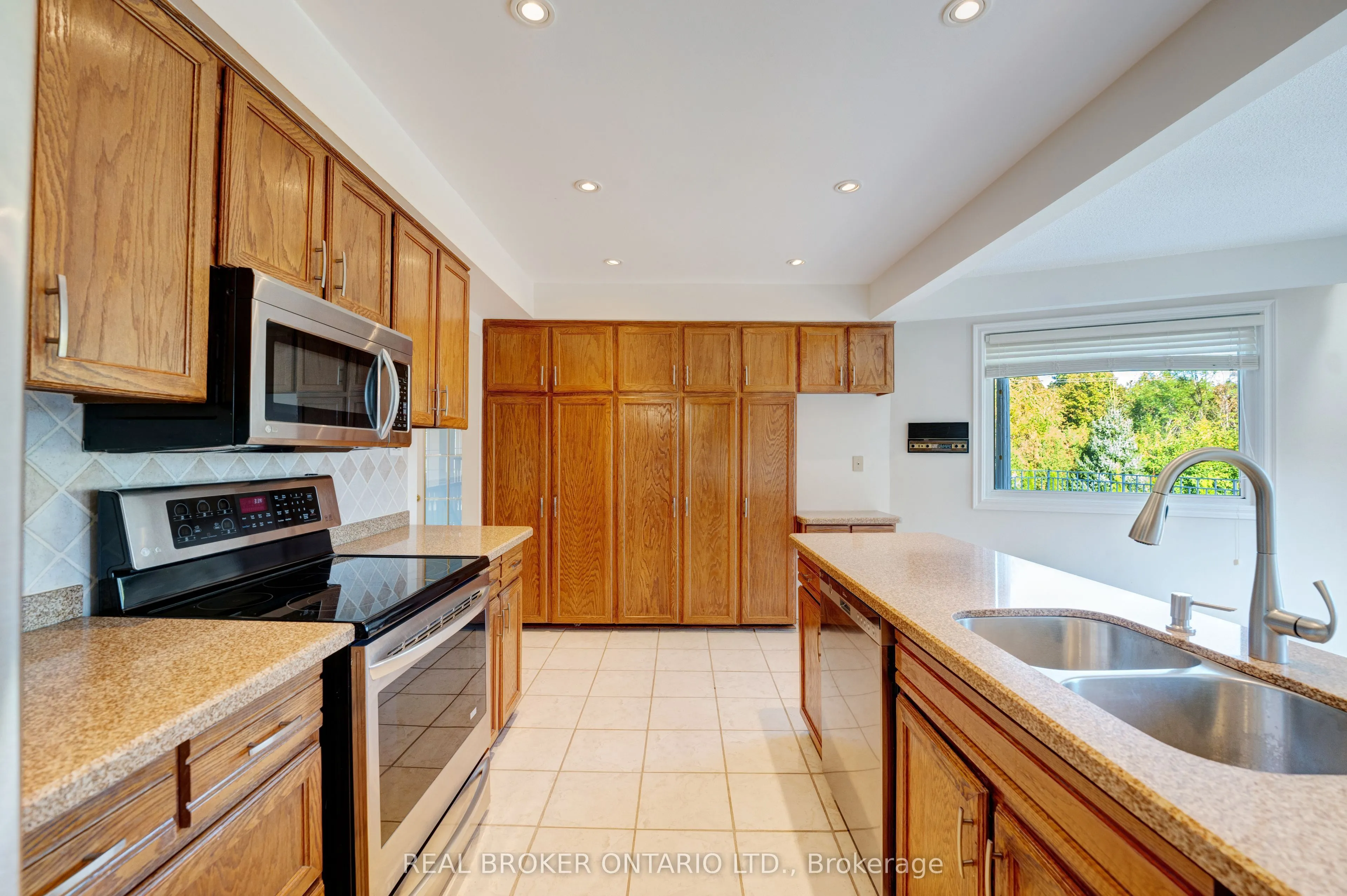 87A Hill Crescent