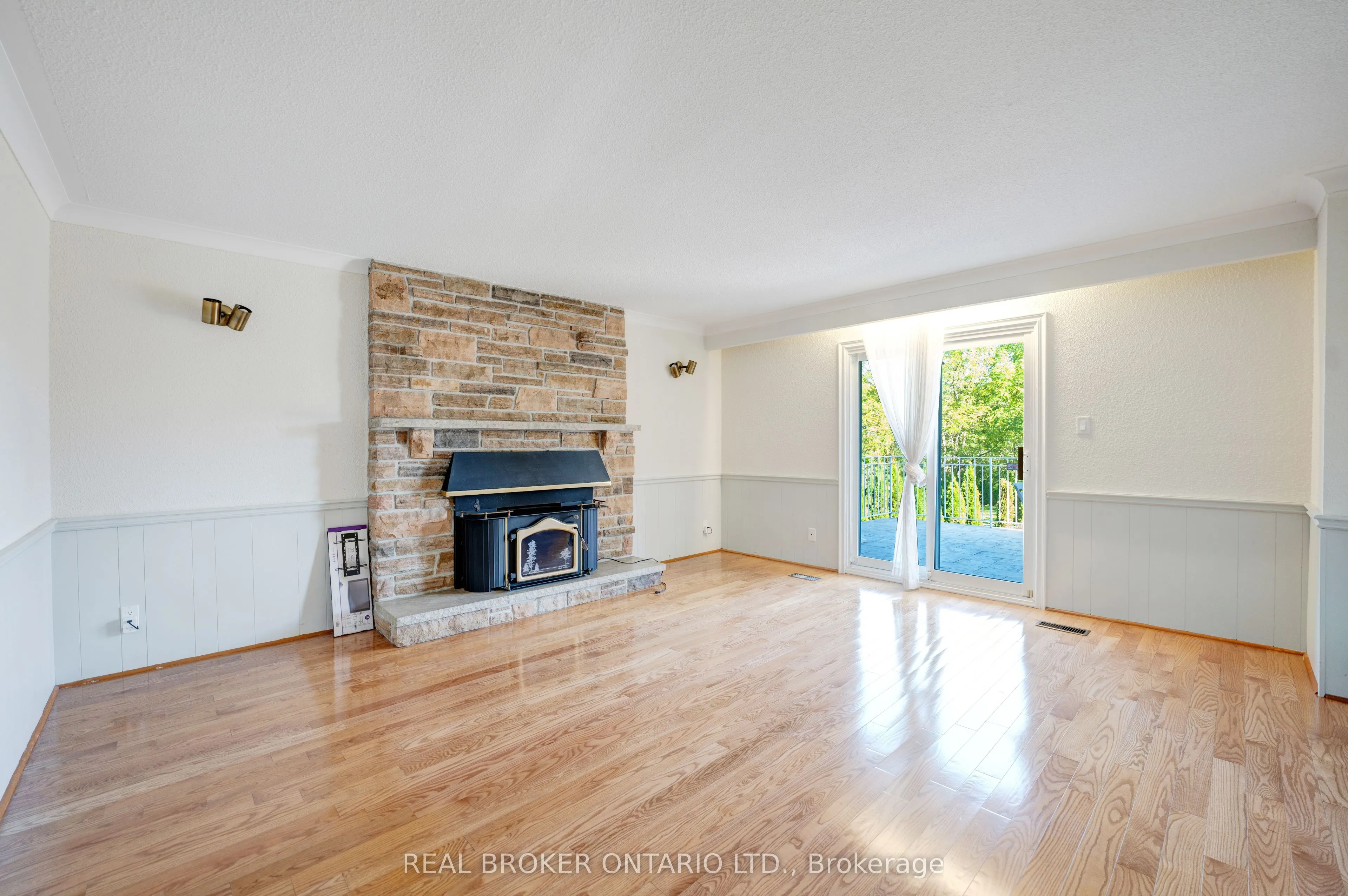 87A Hill Crescent