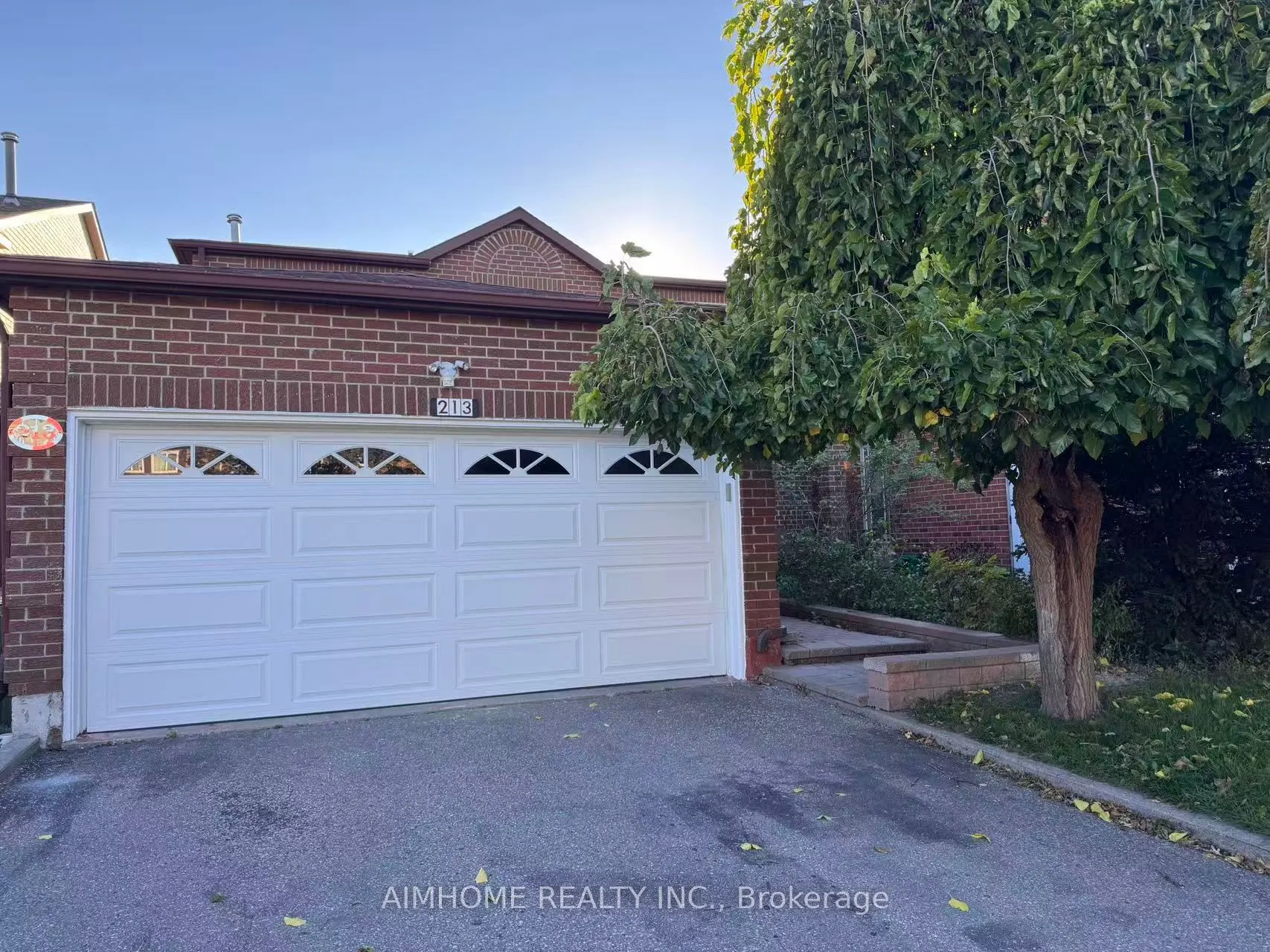 213 Hupfield Trail