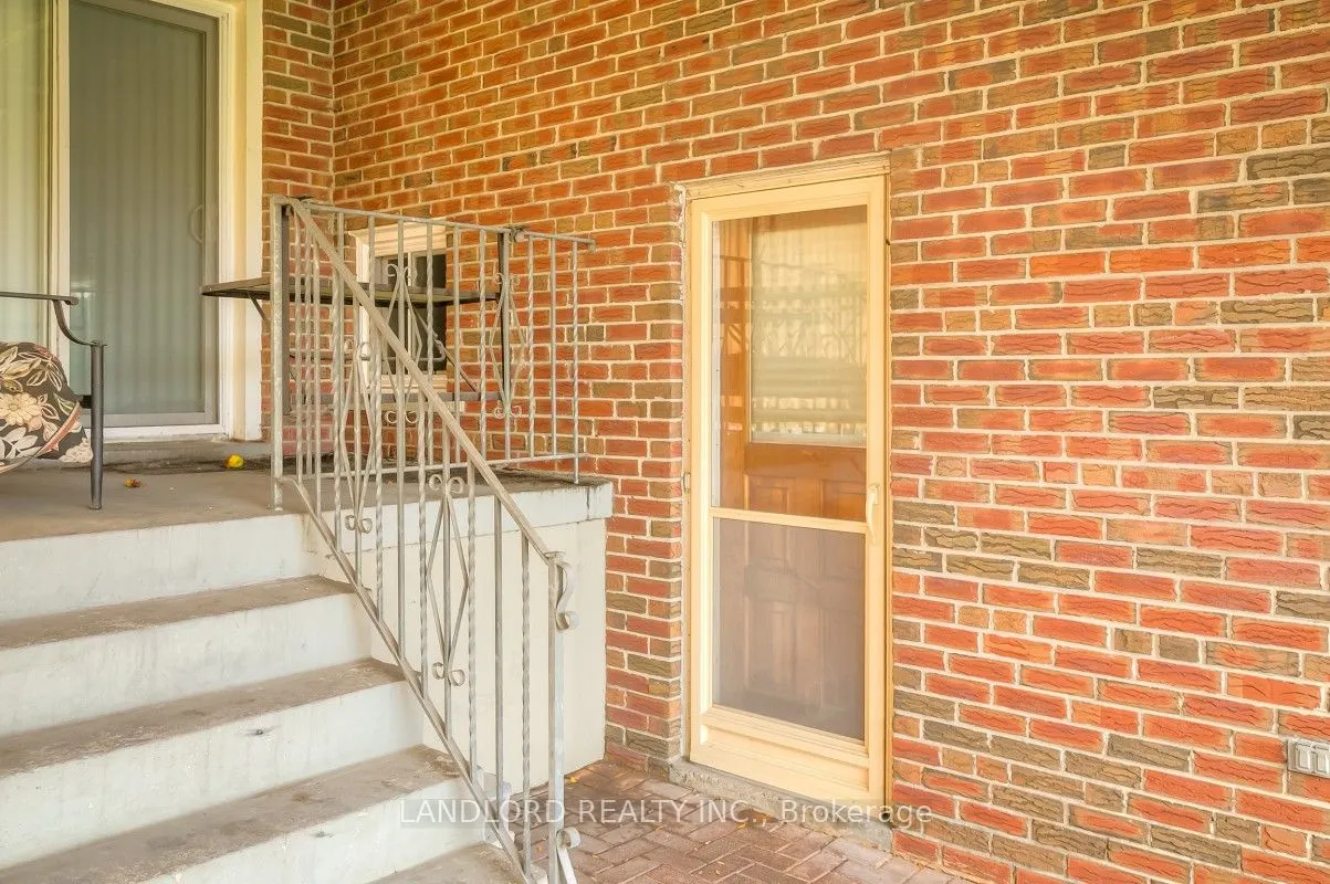 15 Arkona Drive, #Lower
