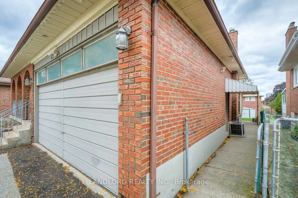 15 Arkona Drive, #Lower