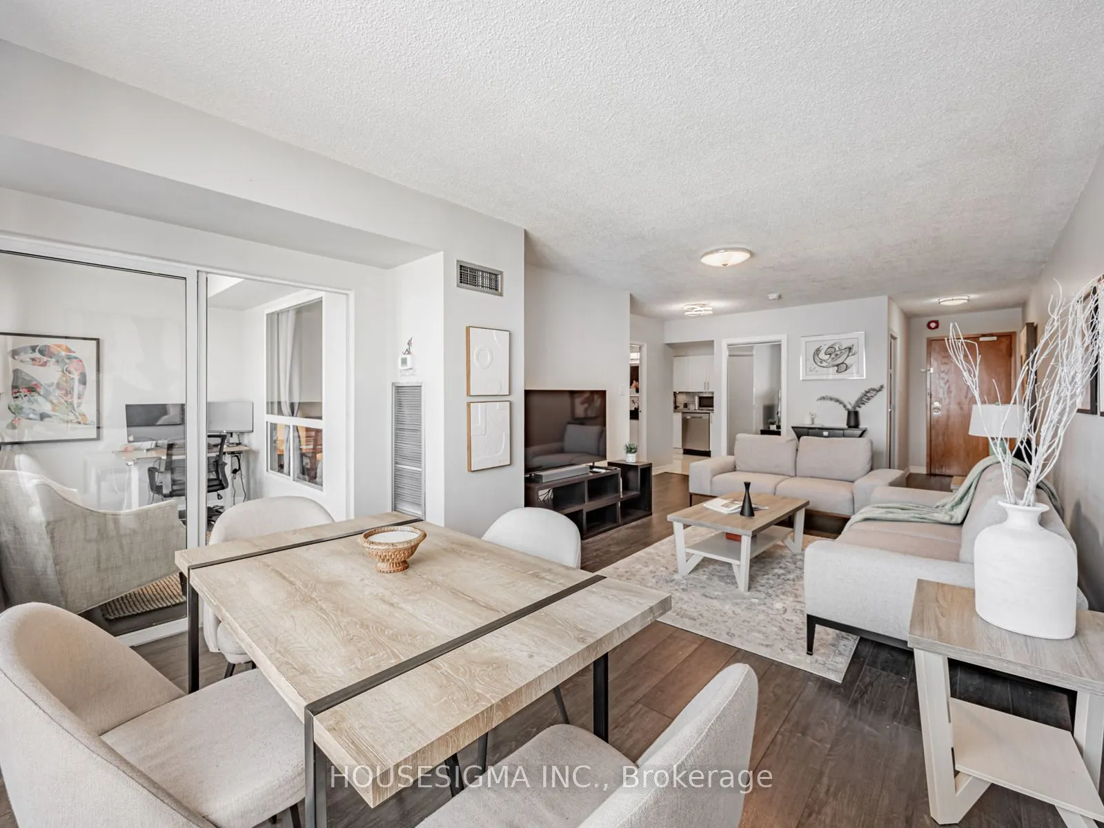39 Kimbercroft Court, #703