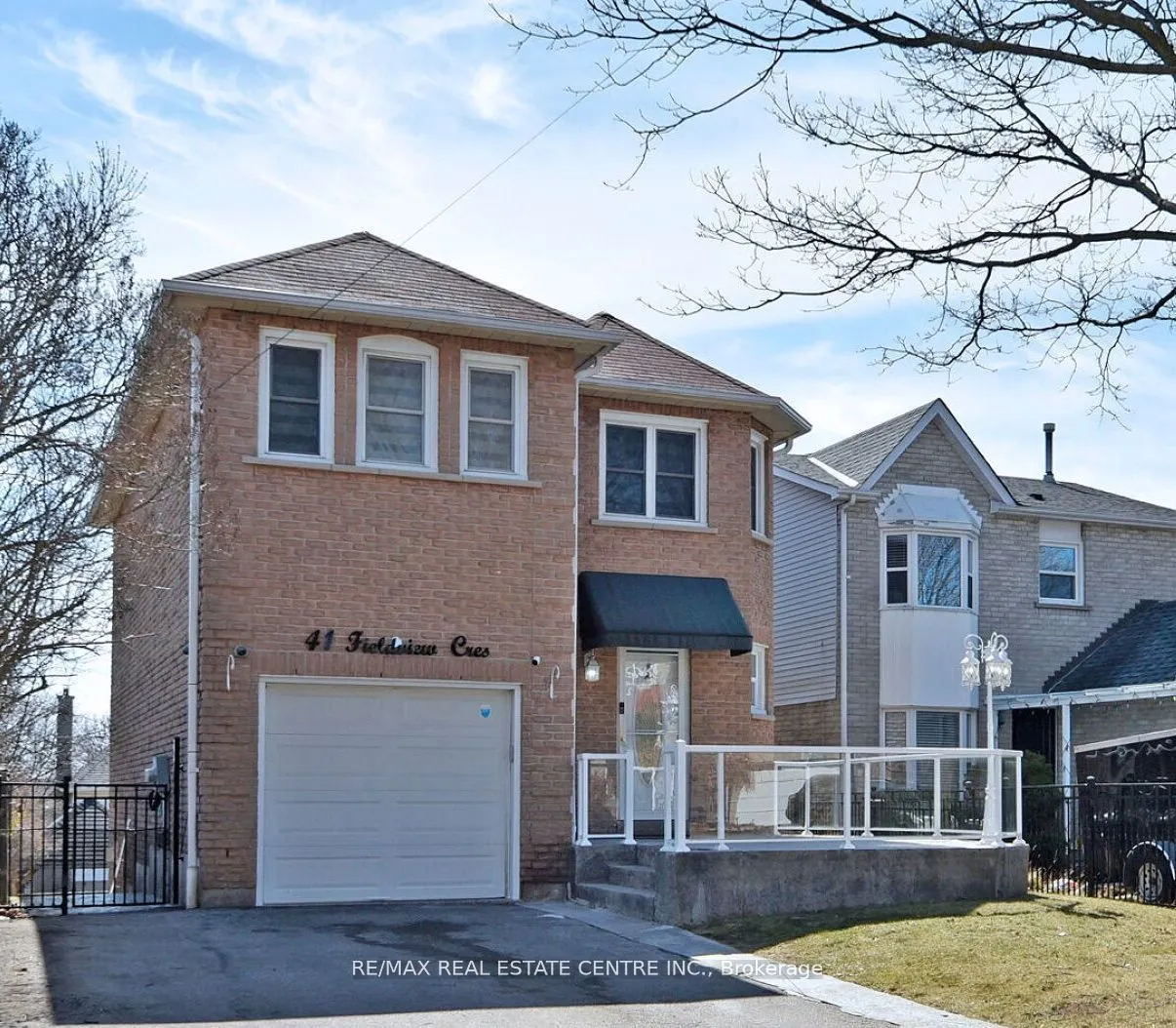 41 Fieldview Crescent