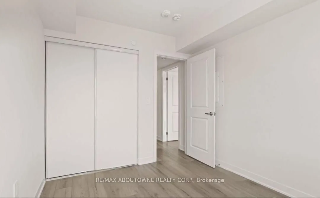 1695 Dersan Street, #220