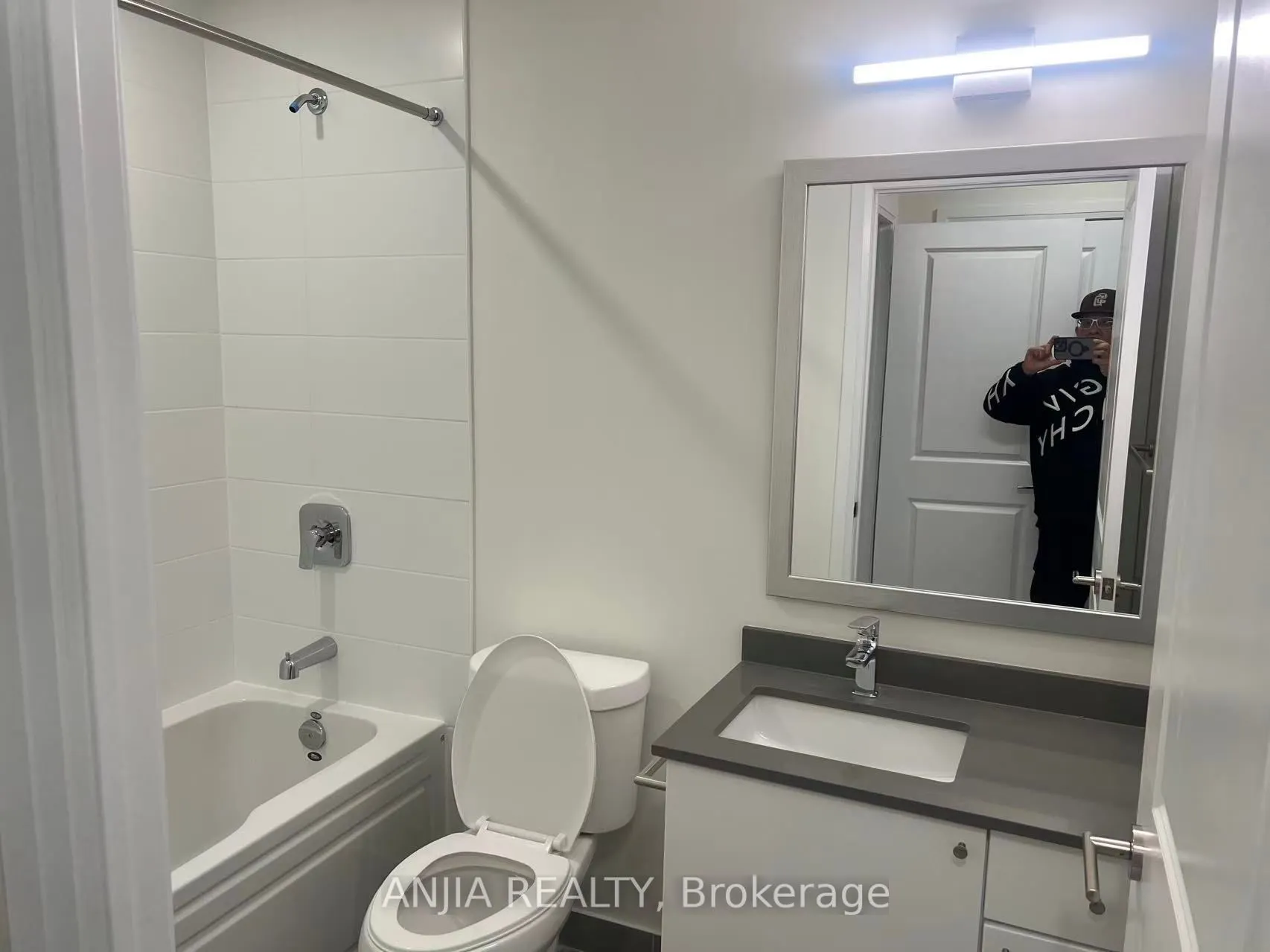 3270 Sheppard Avenue E, #430