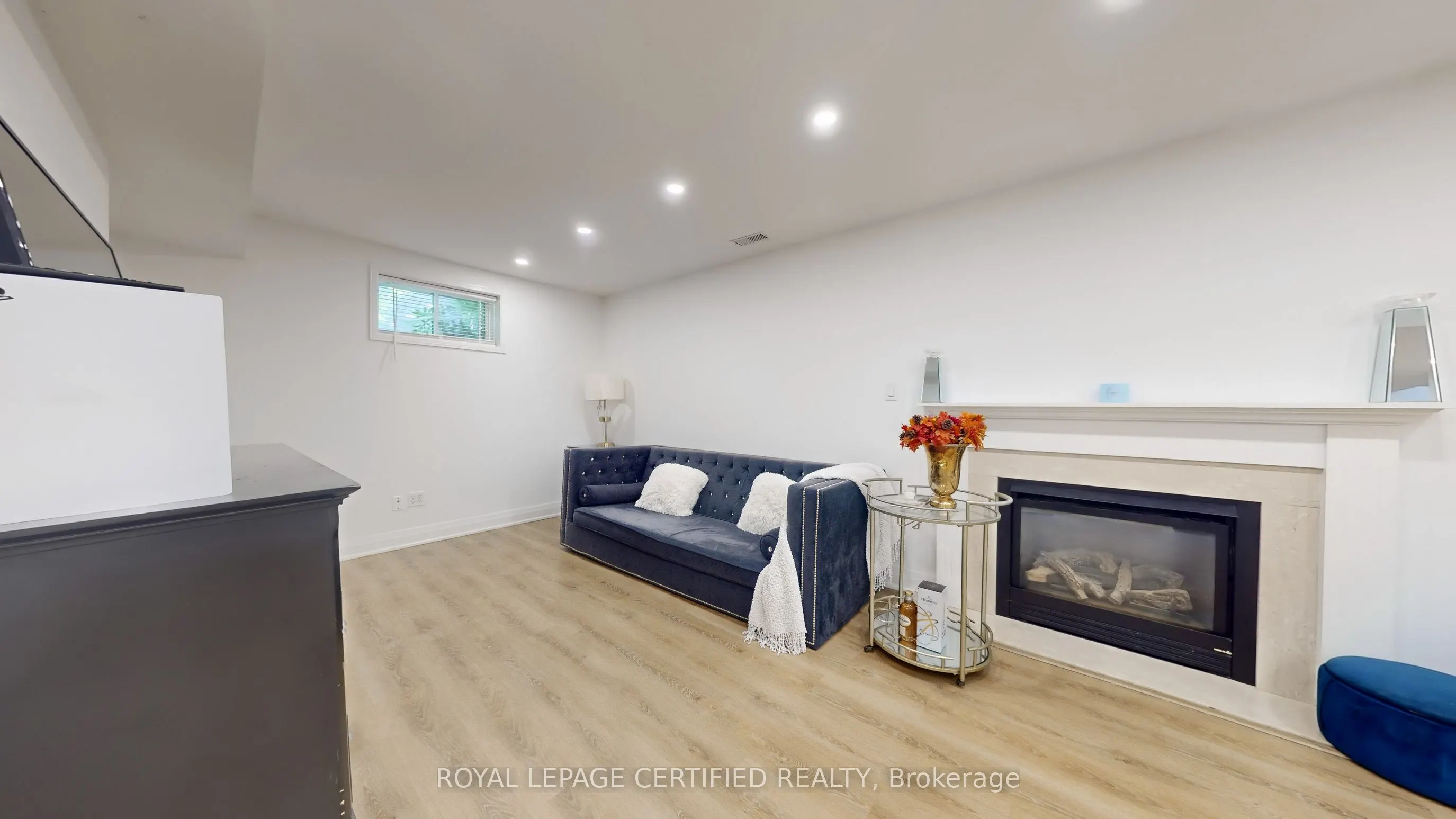 579 Faywood Crescent