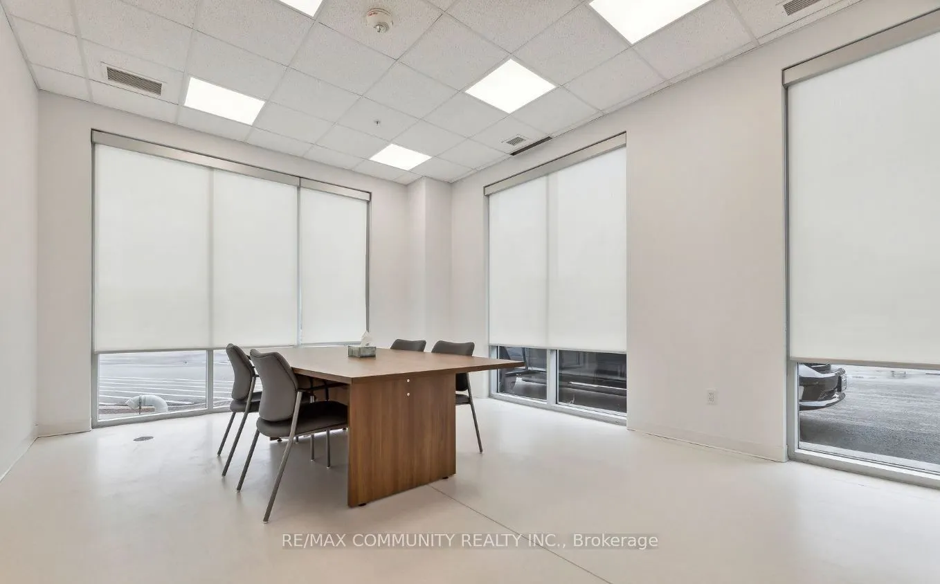550 Bond Street W