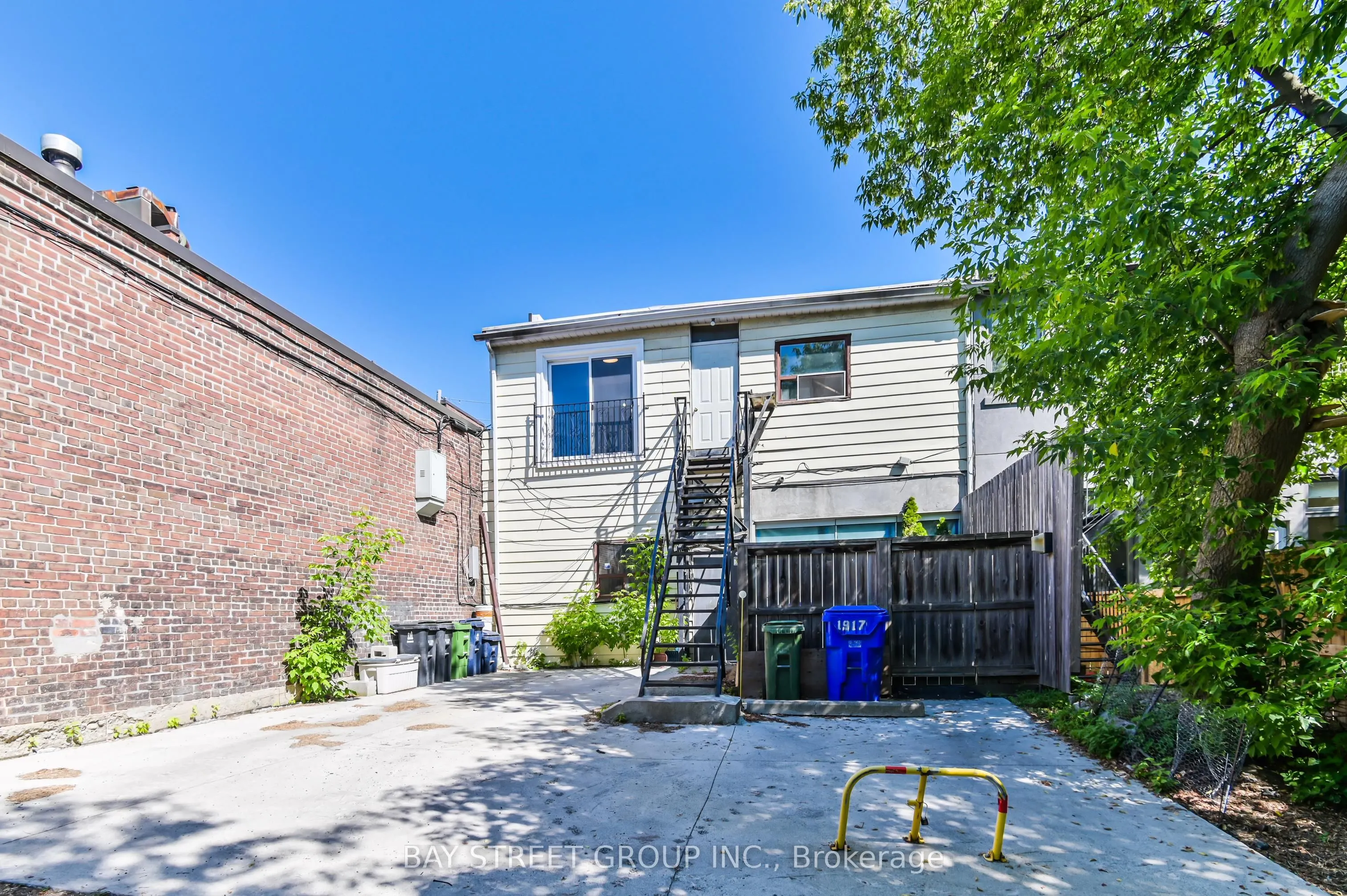 1915A Queen Street E