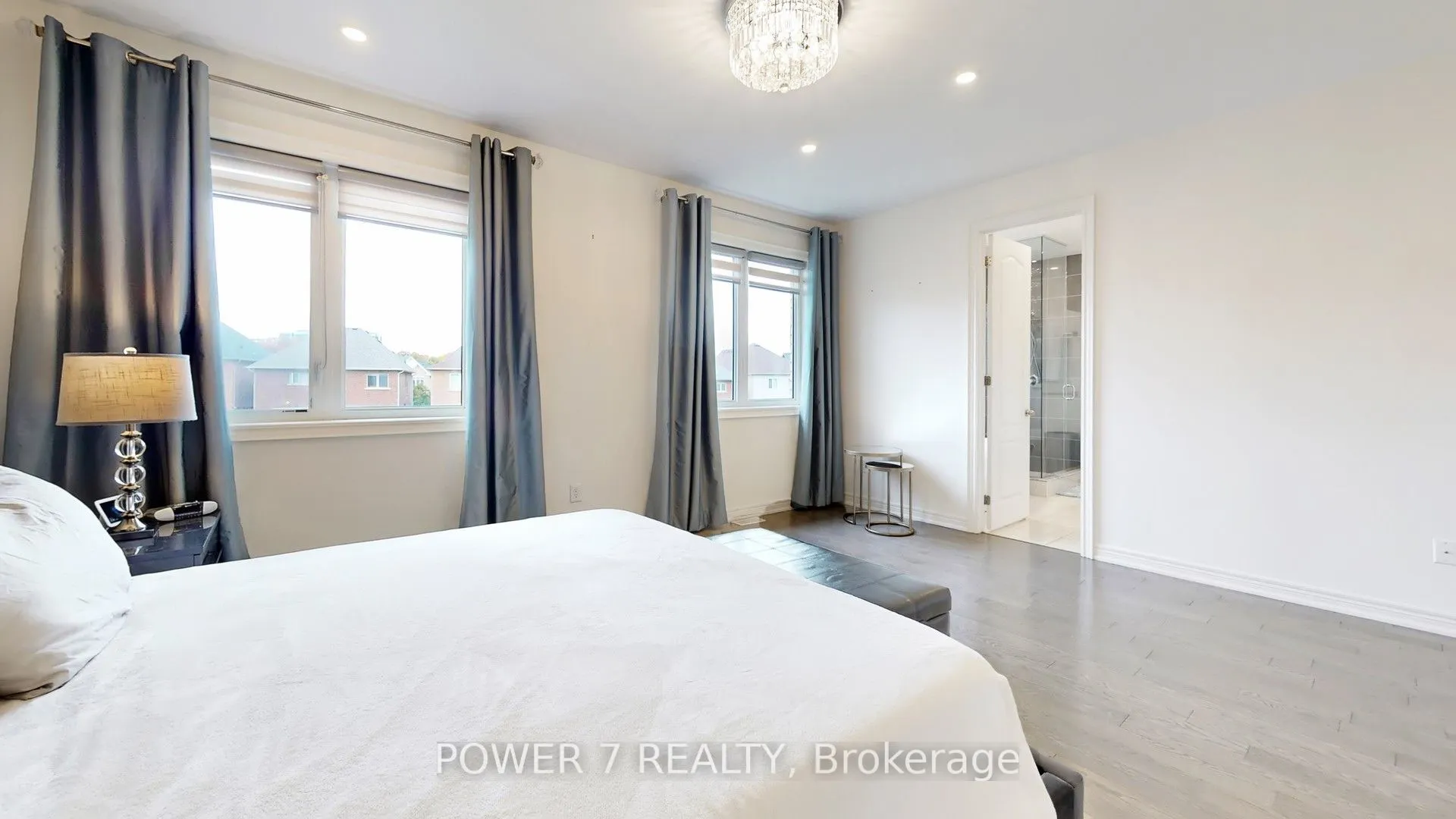 2417 Dress Circle Crescent