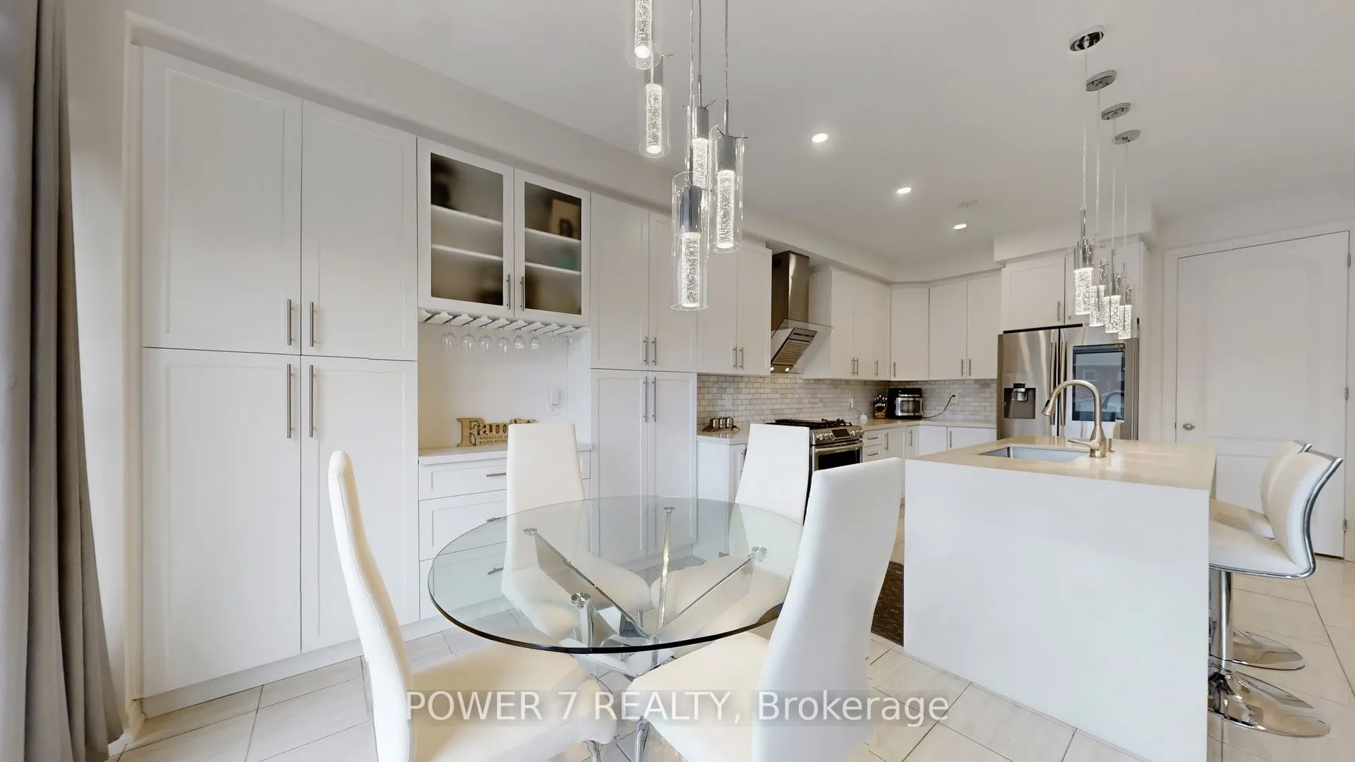 2417 Dress Circle Crescent