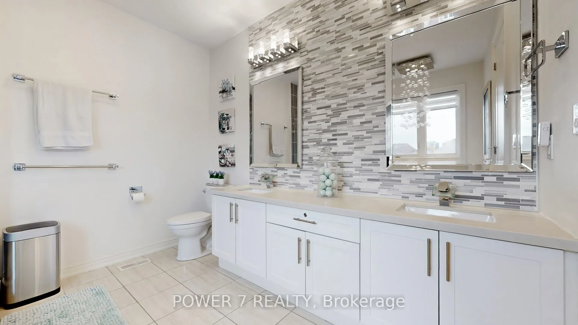 2417 Dress Circle Crescent
