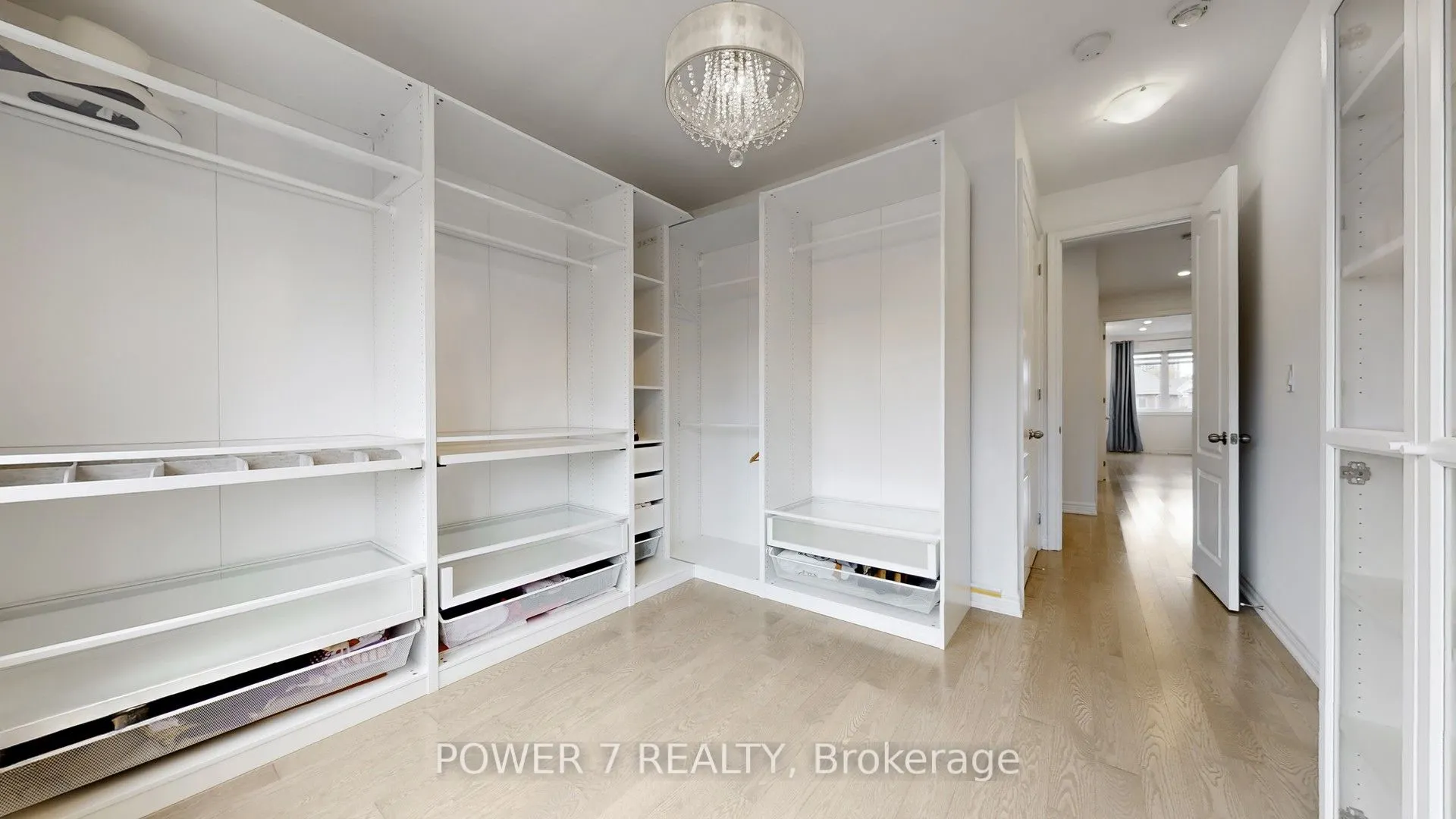 2417 Dress Circle Crescent