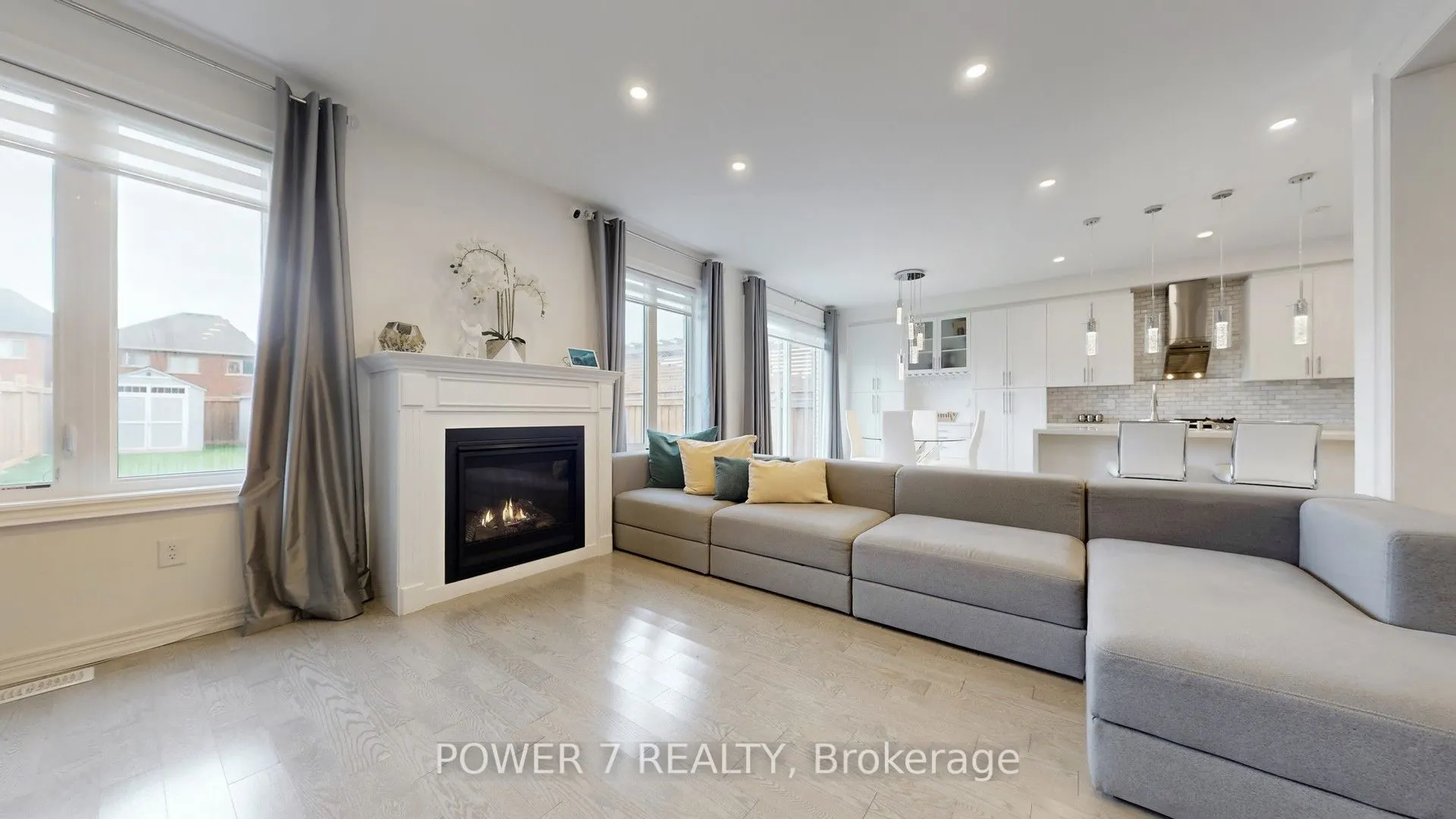 2417 Dress Circle Crescent