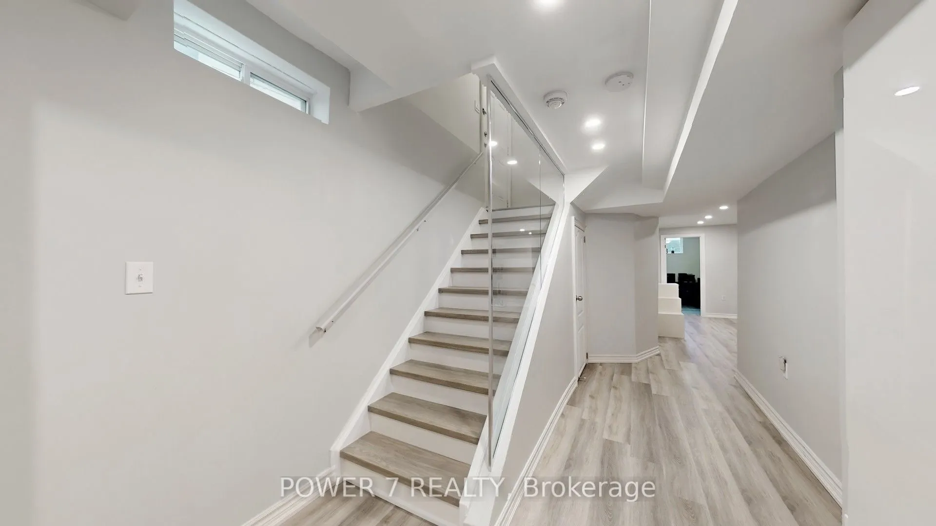 2417 Dress Circle Crescent