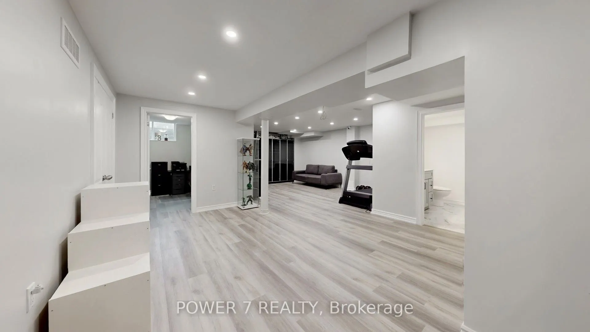 2417 Dress Circle Crescent