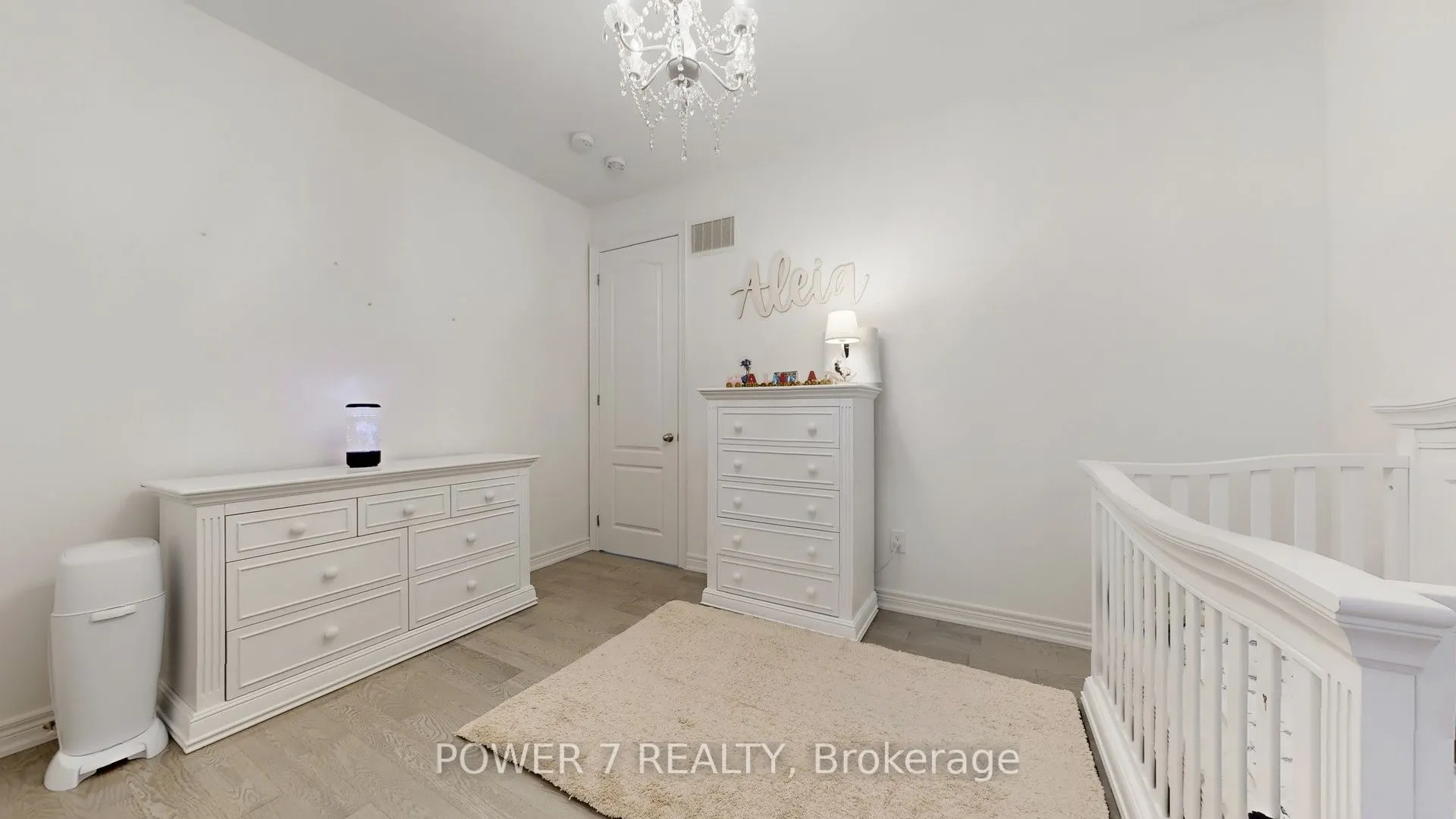 2417 Dress Circle Crescent