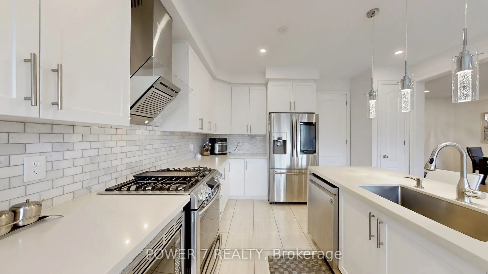2417 Dress Circle Crescent