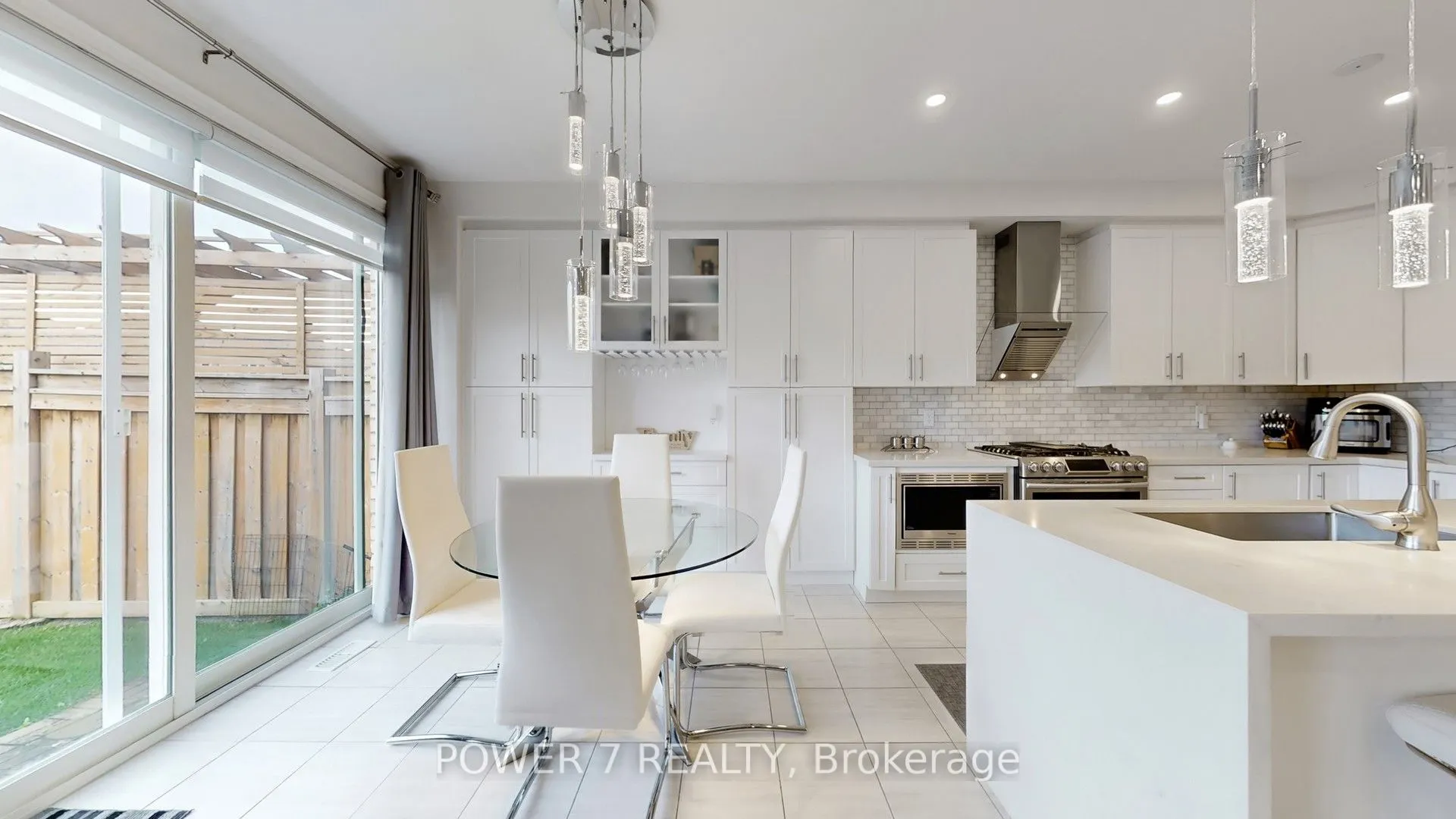 2417 Dress Circle Crescent