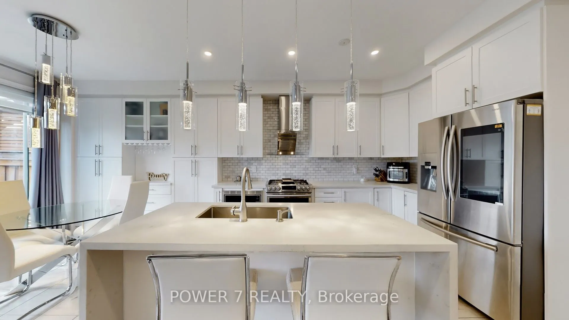 2417 Dress Circle Crescent